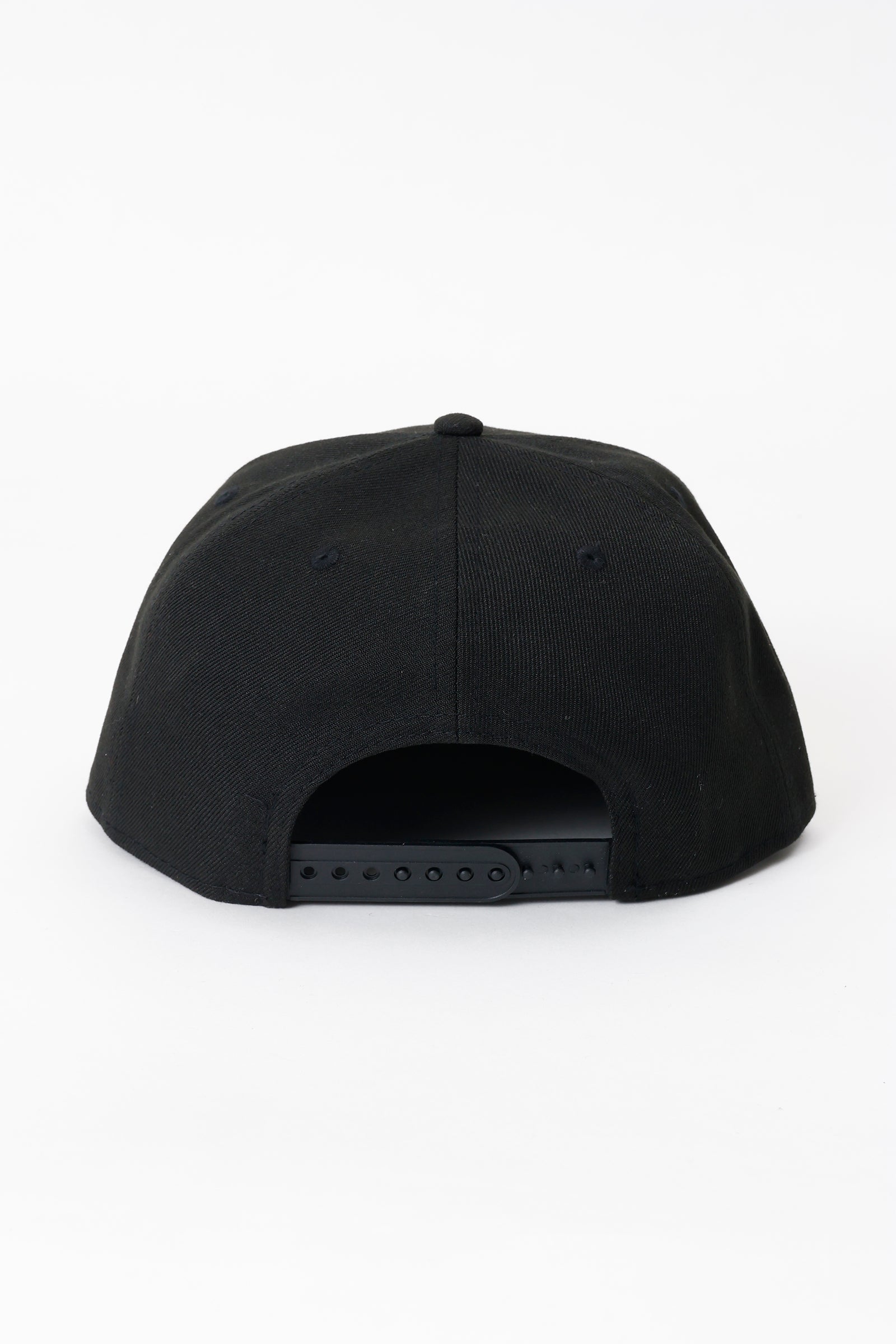 【2BUY10%OFF対象商品】NEW ERA® 9FIFTY™ ちいかわ BOX LOGO BLACK