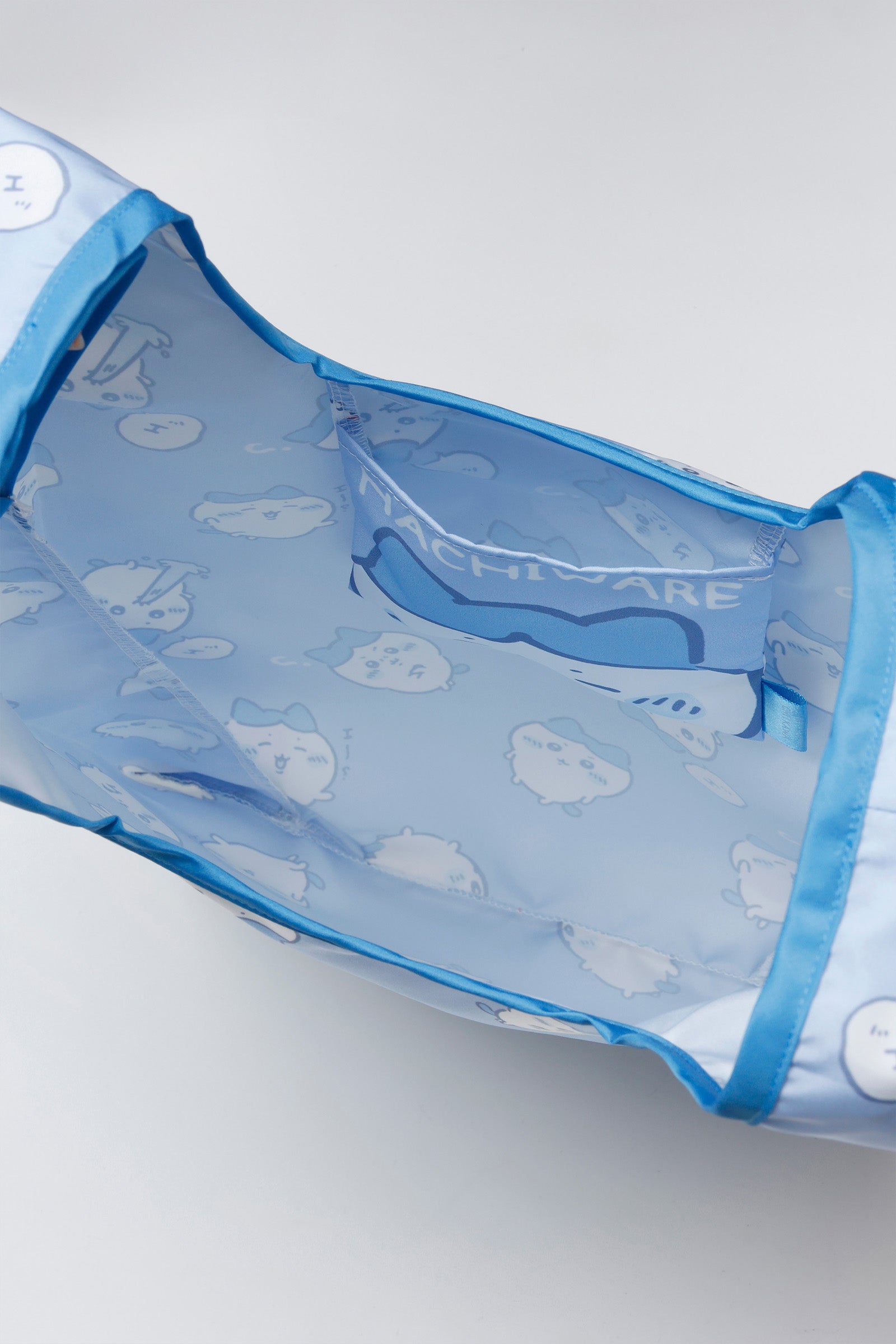 【2BUY10%OFF対象商品】ちいかわ エコバッグ ハチワレ総柄 ブルー