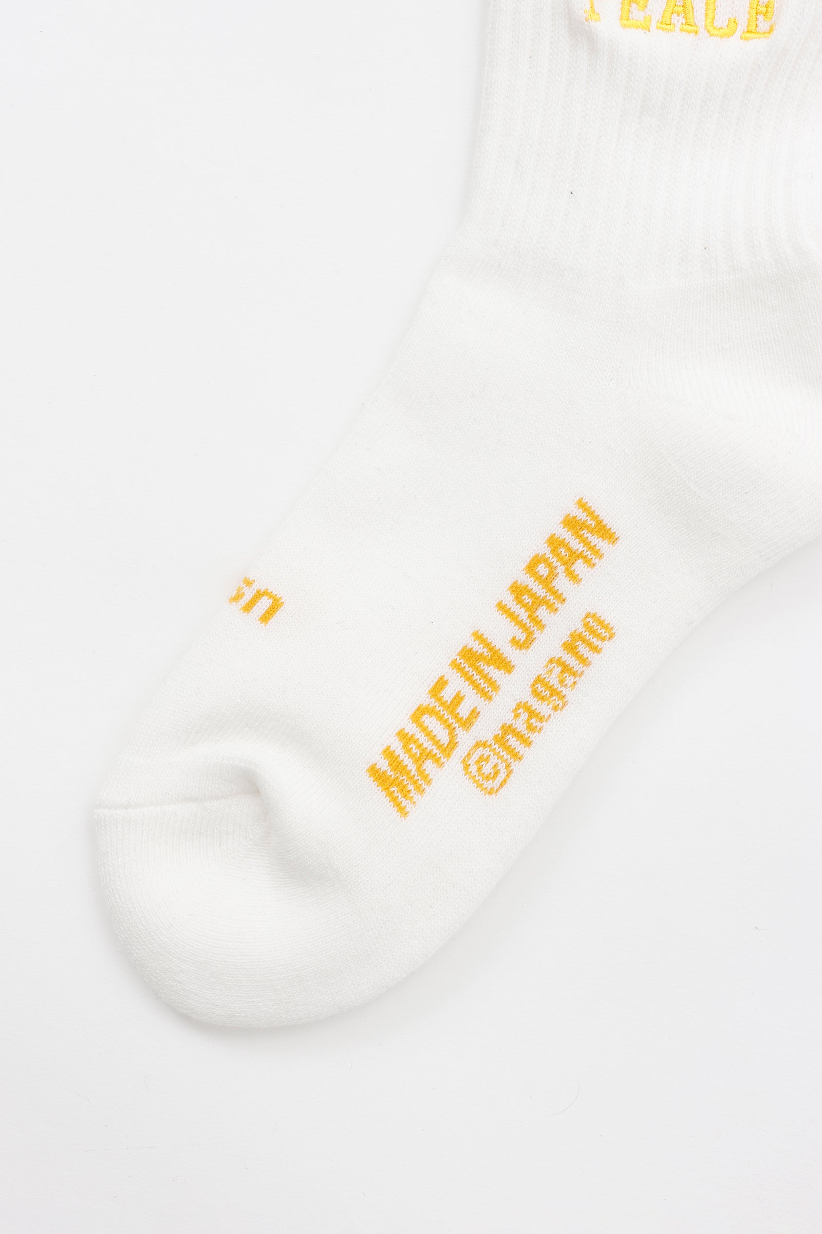 【2BUY10%OFF対象商品】ちいかわ ソックス ピース うさぎ ホワイト 23-25cm