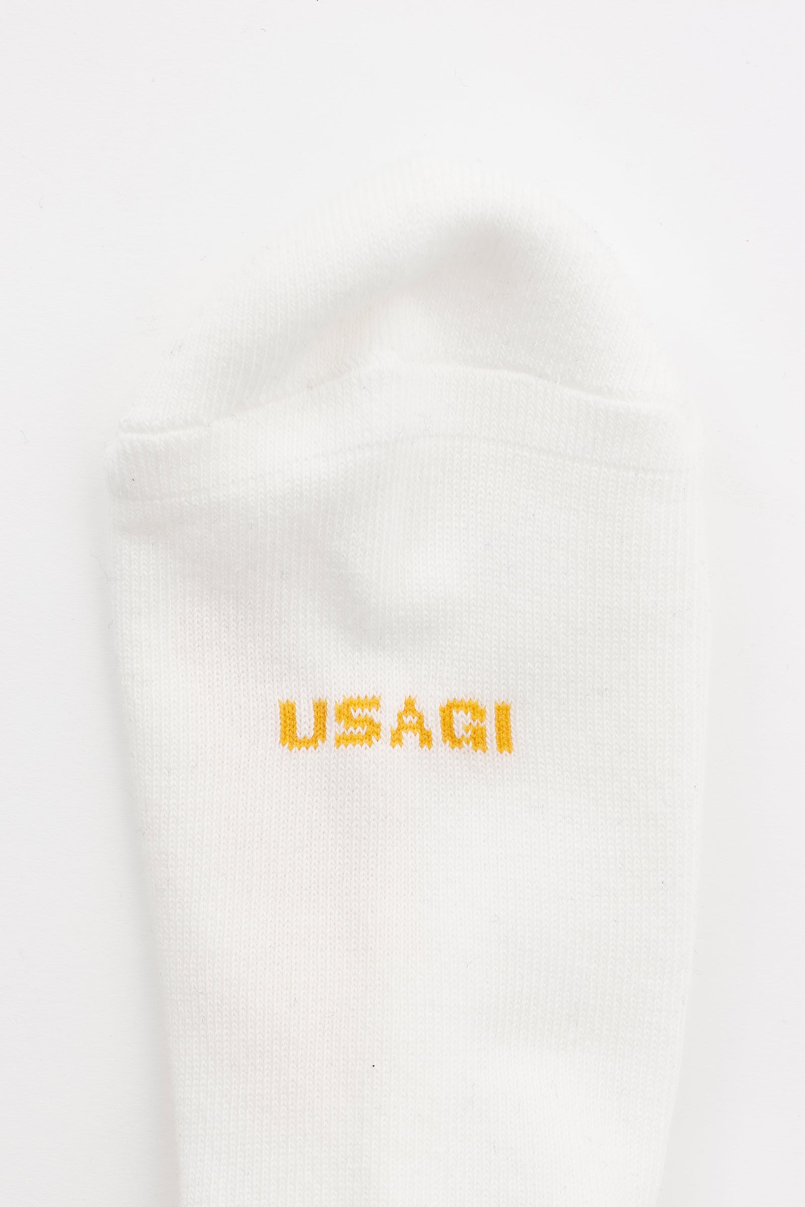 【2BUY10%OFF対象商品】ちいかわ ソックス ピース うさぎ ホワイト 23-25cm