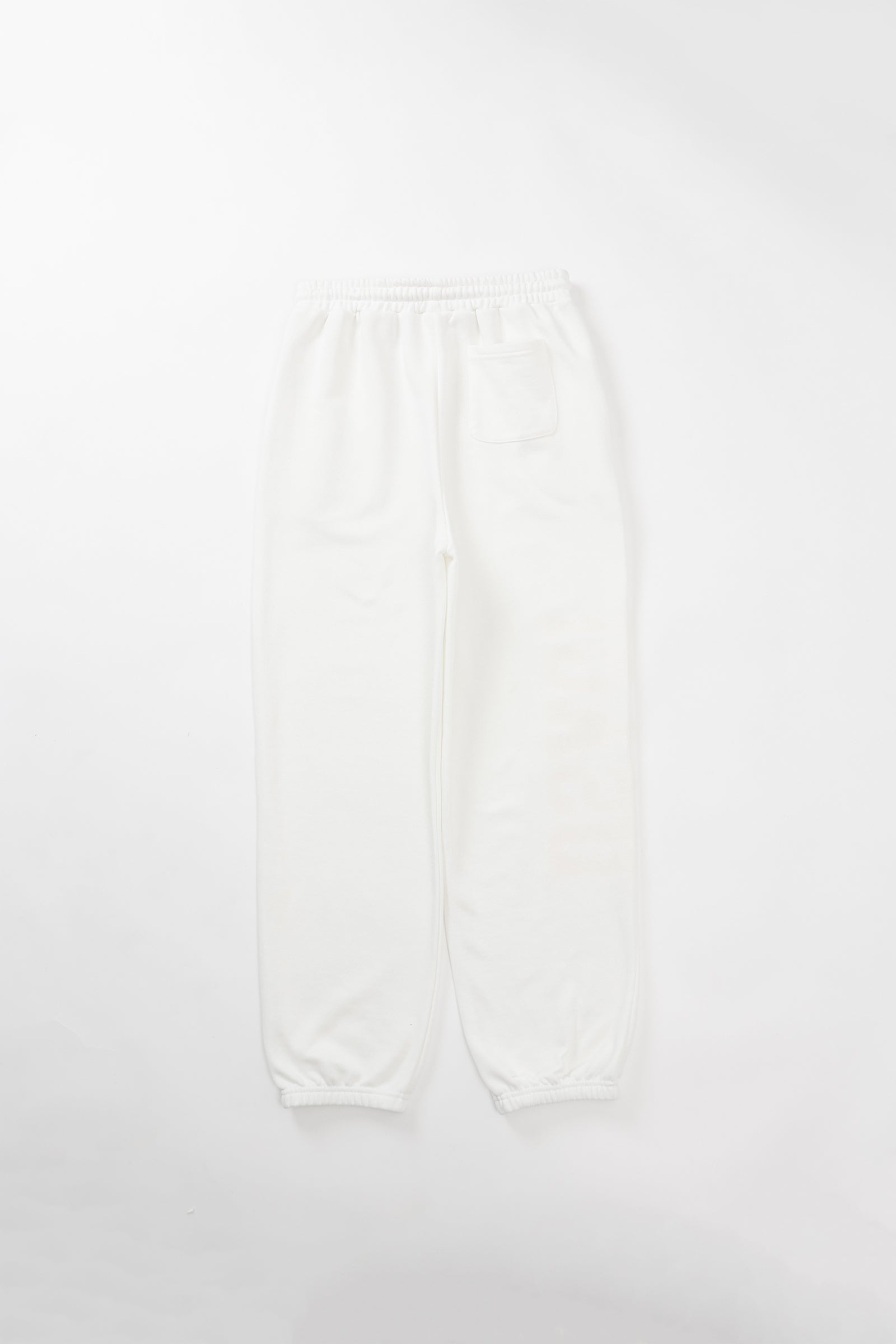 【2BUY10%OFF対象商品】ちいかわ スウェットパンツ ピース うさぎ ホワイト