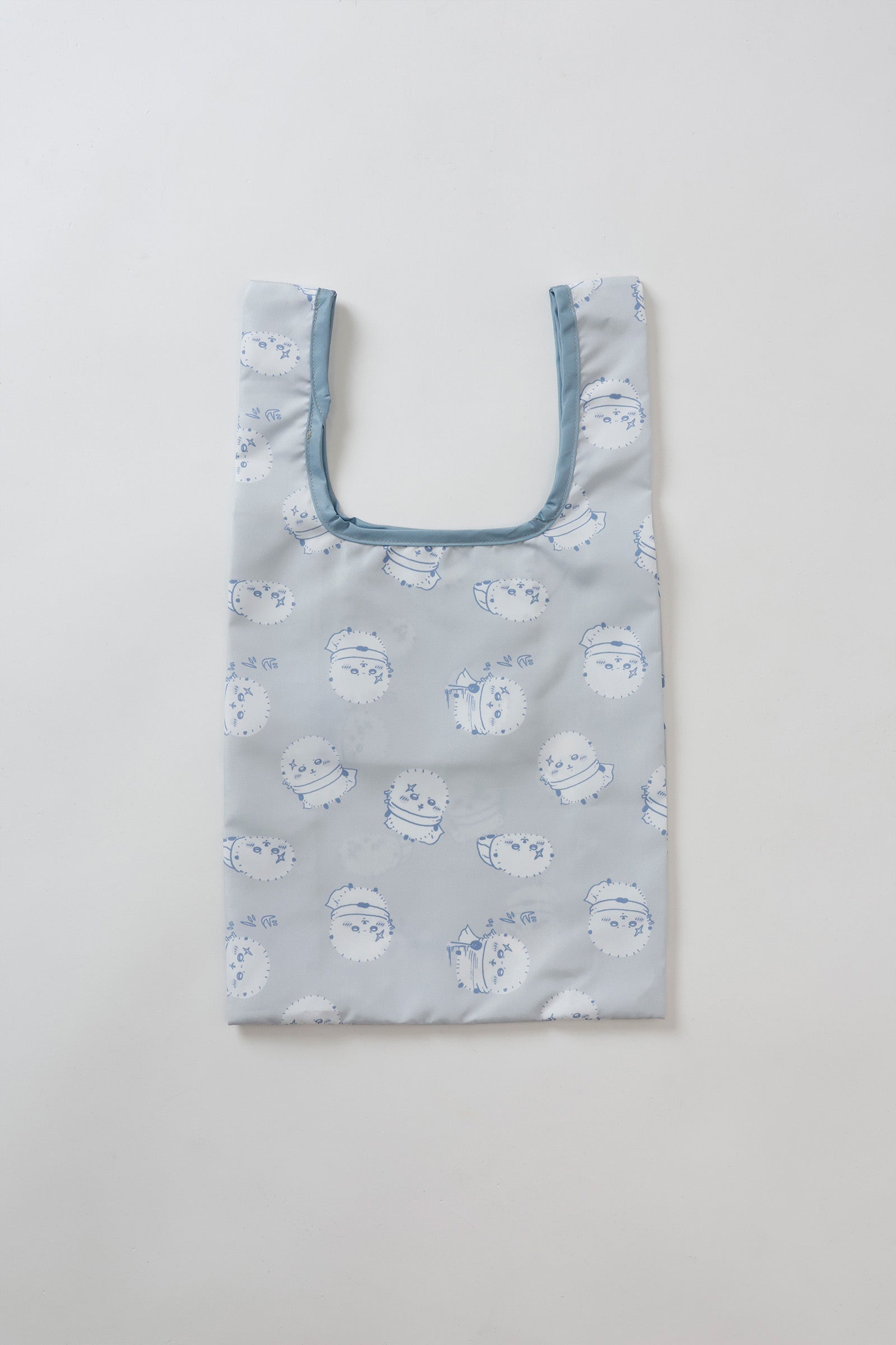 【2BUY10%OFF対象商品】ちいかわ エコバッグ ラッコ総柄 グレー