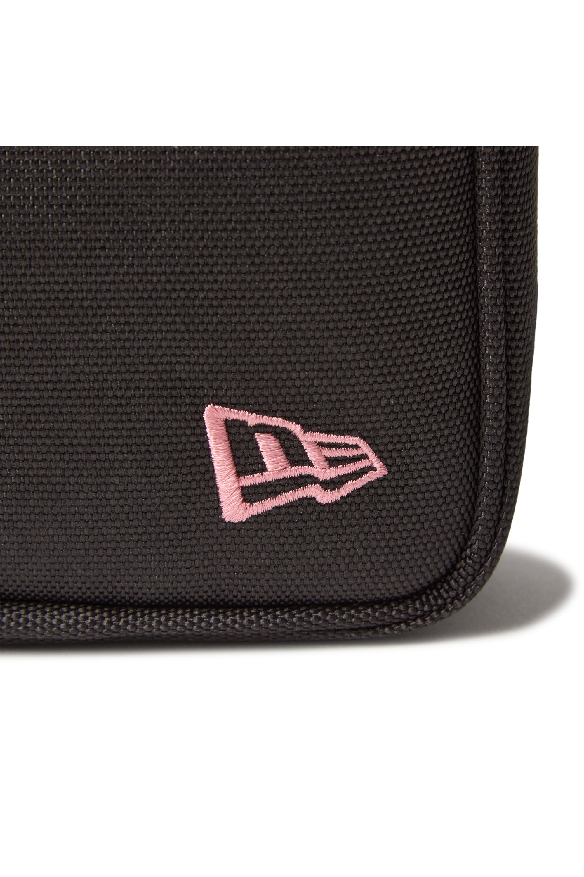 【2BUY10%OFF対象商品】スクエアショルダーポーチ 1.5L ちいかわ / ちいかわ・ハチワレ・うさぎ ブラック