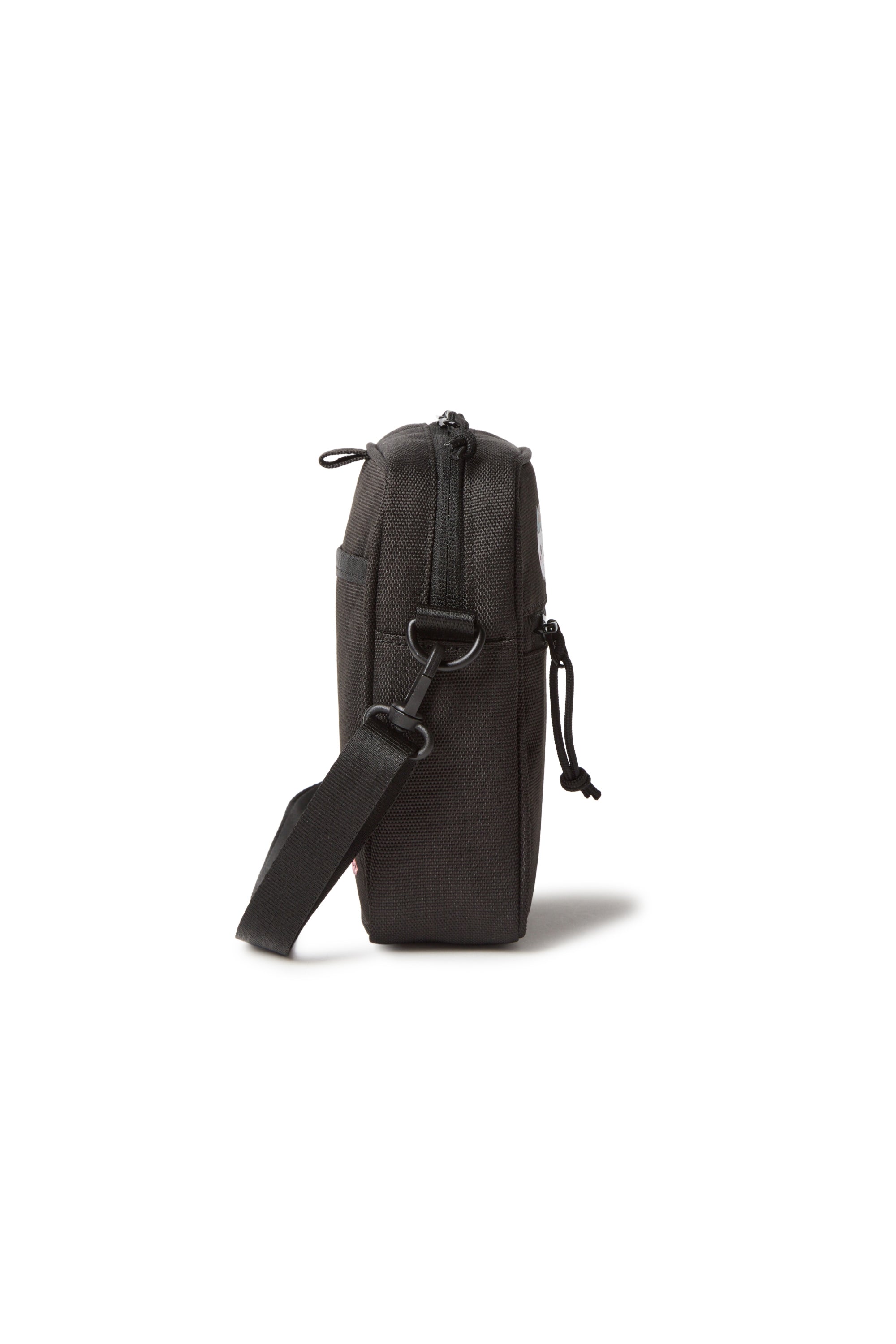 【2BUY10%OFF対象商品】スクエアショルダーポーチ 1.5L ちいかわ / ちいかわ・ハチワレ・うさぎ ブラック