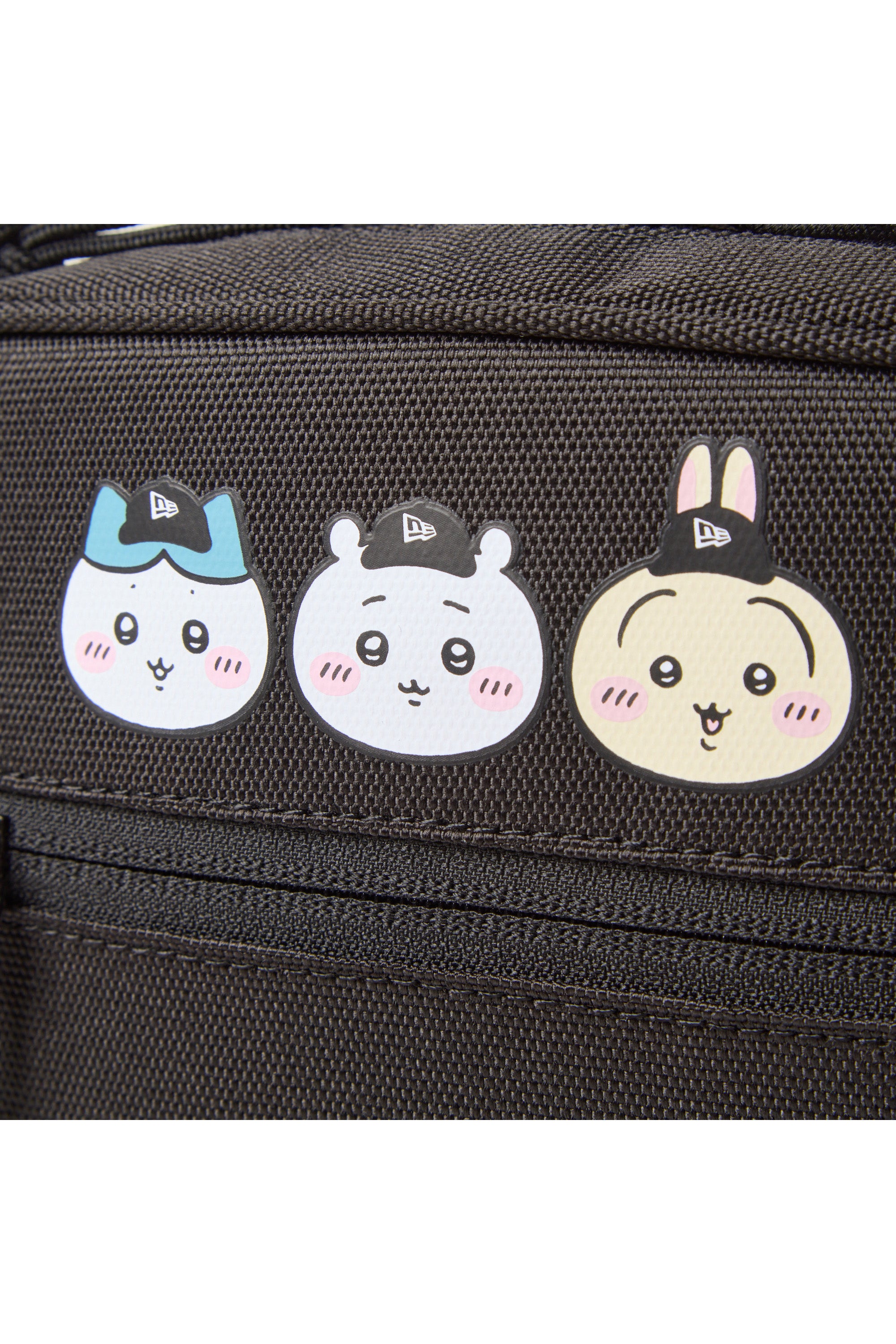 【2BUY10%OFF対象商品】スクエアショルダーポーチ 1.5L ちいかわ / ちいかわ・ハチワレ・うさぎ ブラック