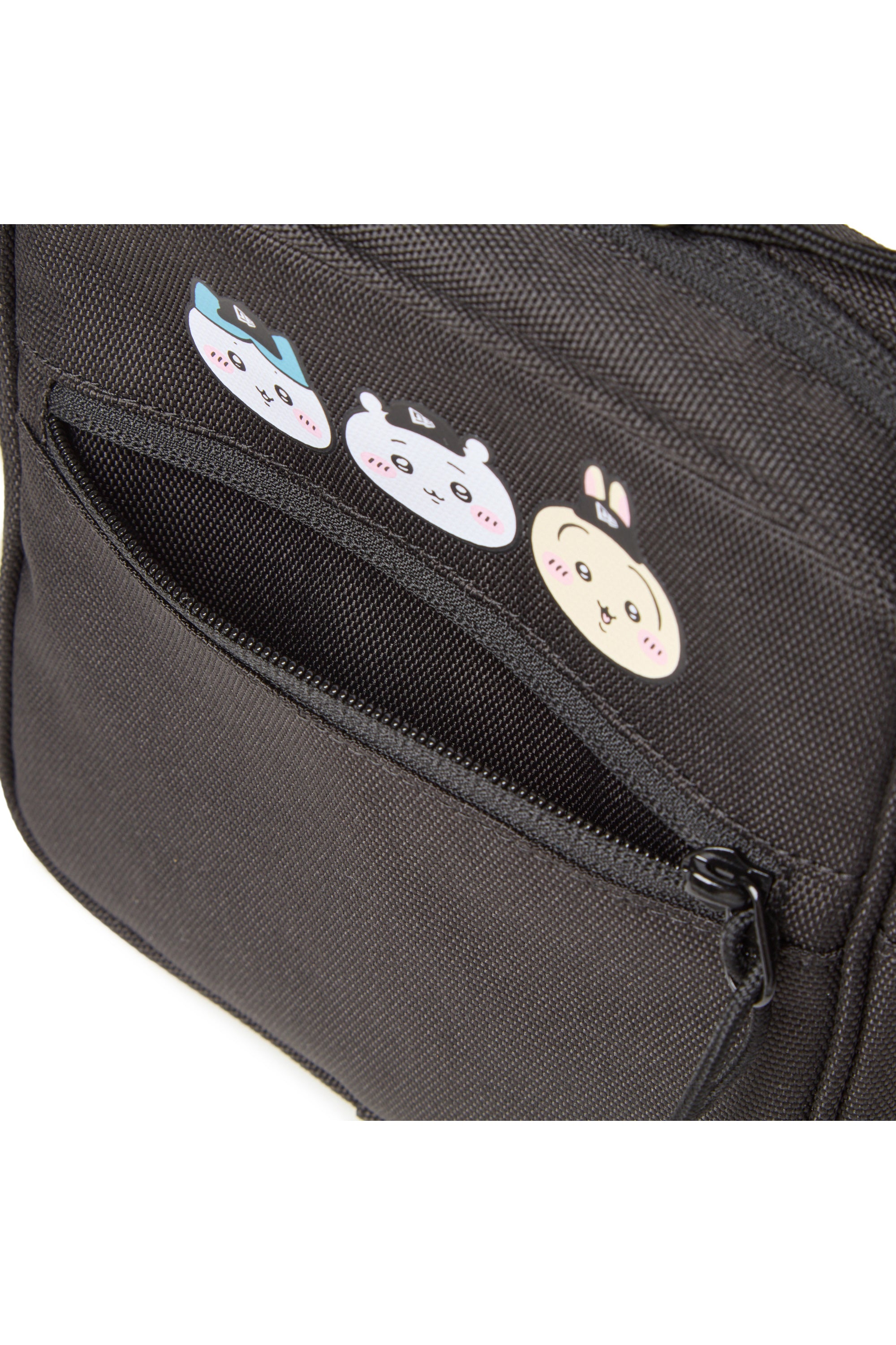 【2BUY10%OFF対象商品】スクエアショルダーポーチ 1.5L ちいかわ / ちいかわ・ハチワレ・うさぎ ブラック