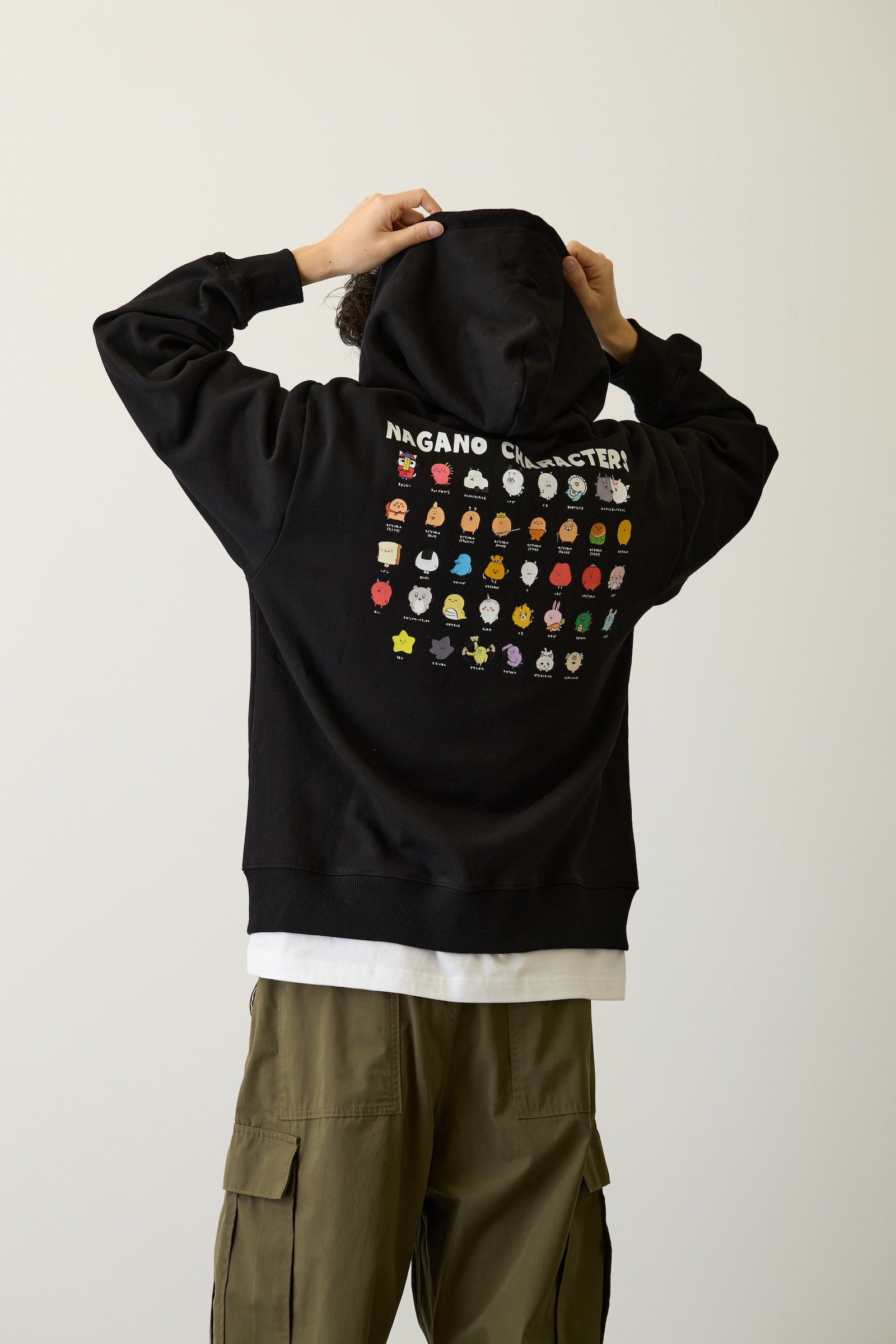 【2BUY10%OFF対象商品】ナガノキャラクターズ ZIPパーカー 集合 ブラック