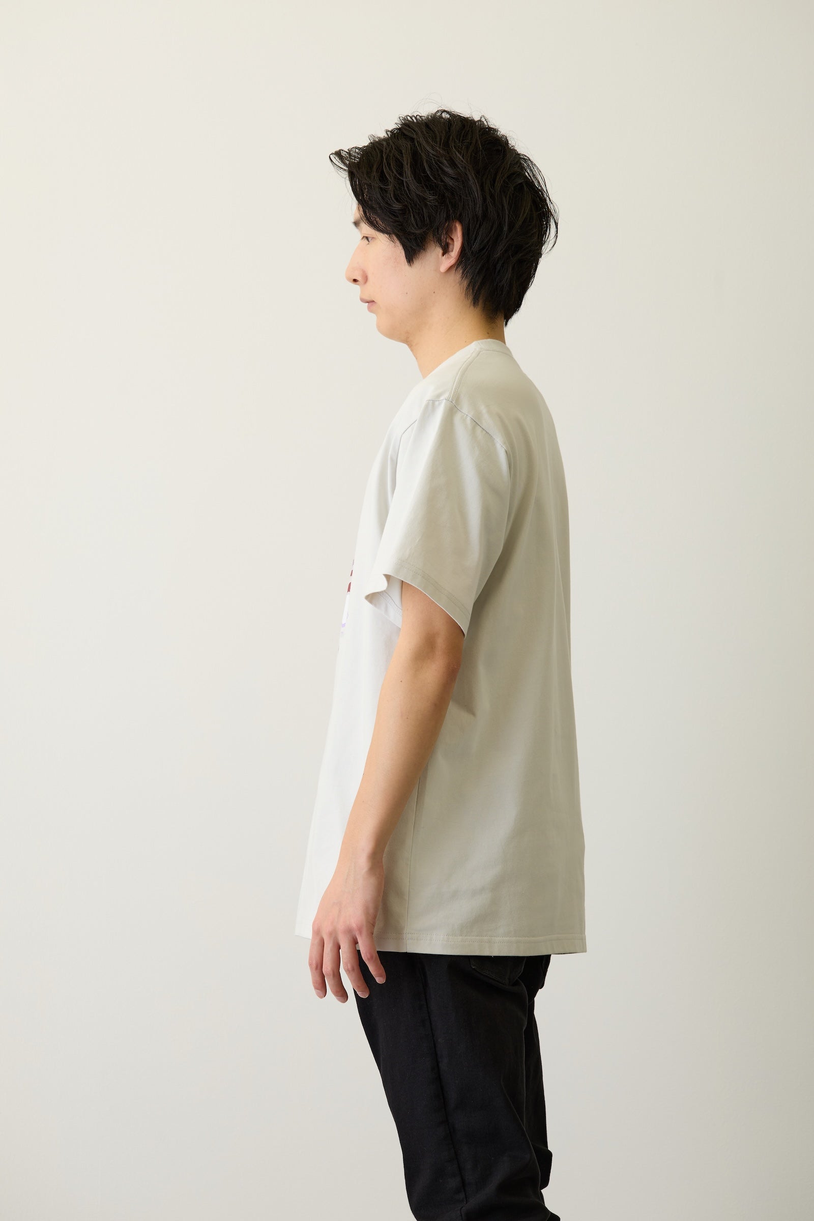 【2BUY10%OFF対象商品】mofusand Tシャツ なにもわるくにゃい 花瓶だいすきにゃん グレー