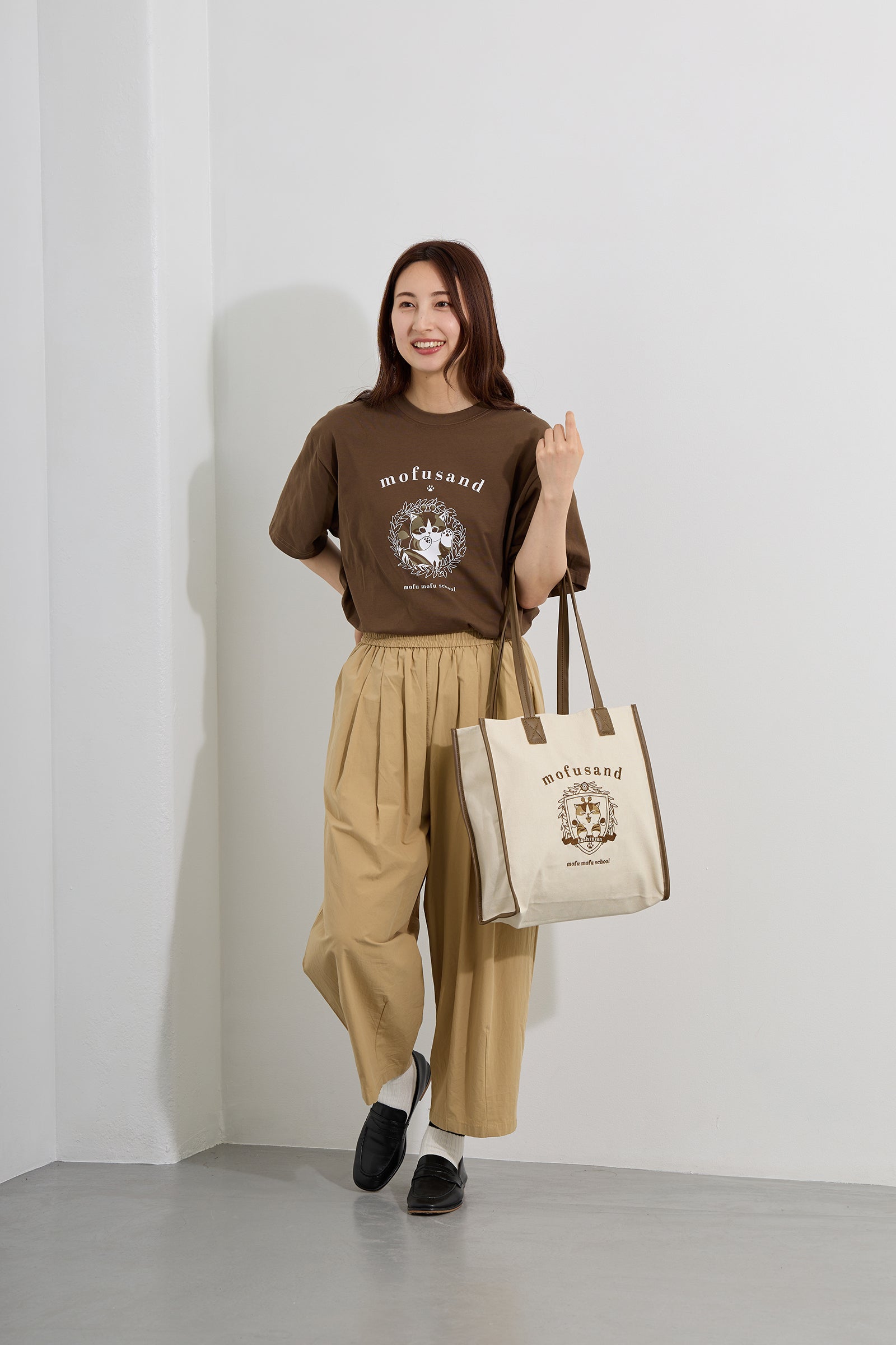 【2BUY10%OFF対象商品】mofusand トートバッグ カレッジ風はちにゃん サンドベージュ