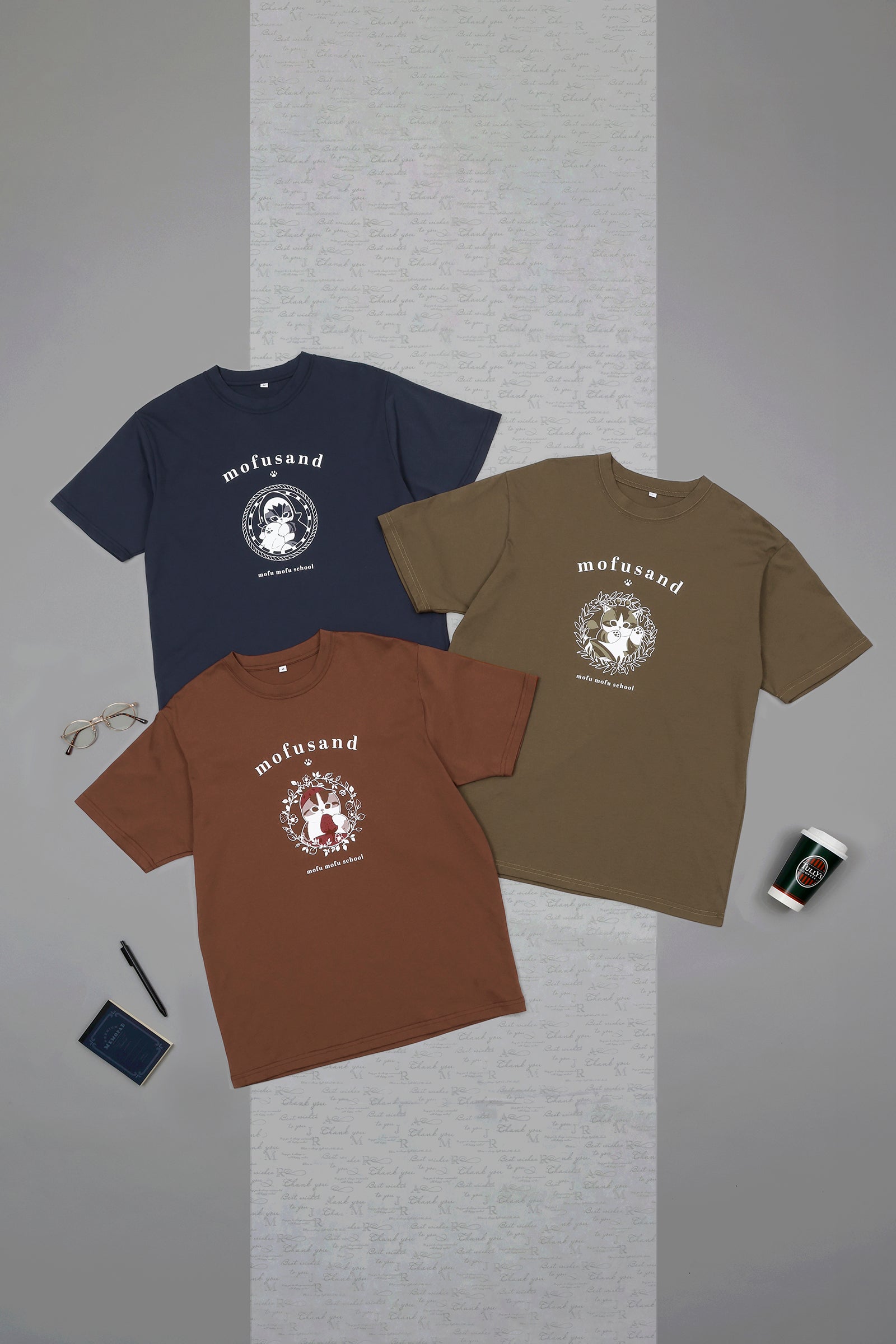 【2BUY10%OFF対象商品】mofusand Tシャツ カレッジ風はちにゃん オリーブ