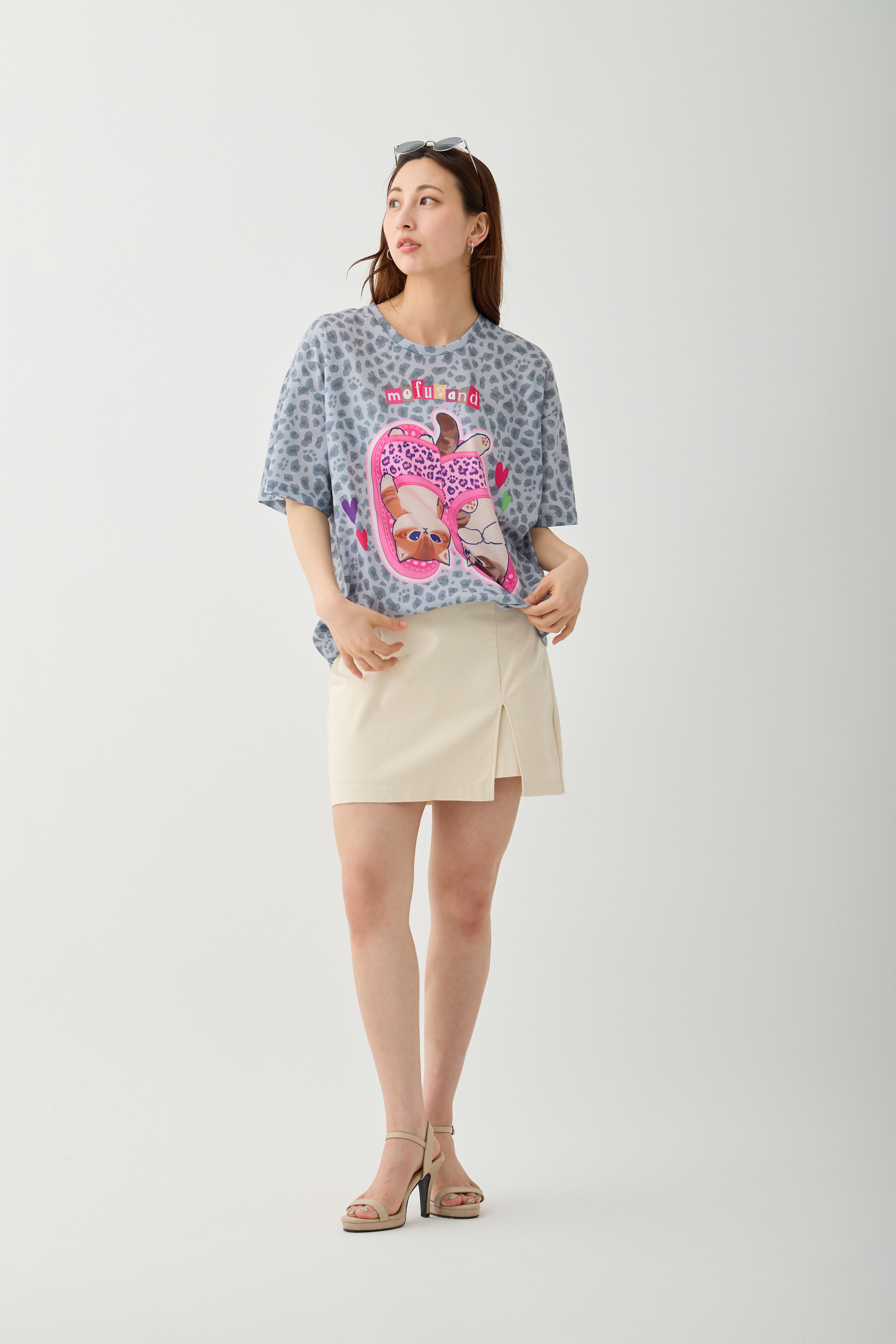 【2BUY10%OFF対象商品】mofusand Tシャツ ぎゃるにゃん スリッパ グレー