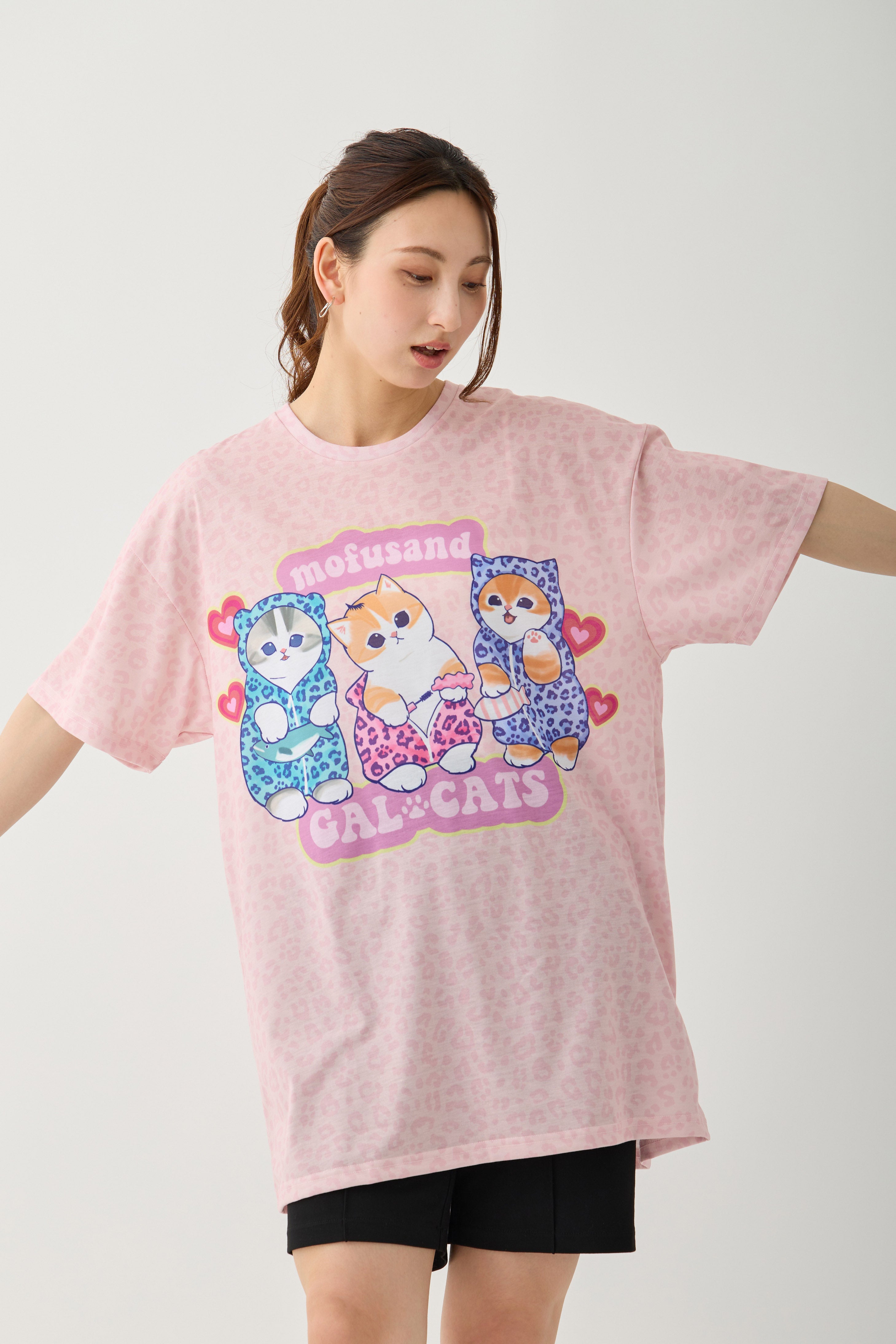 【2BUY10%OFF対象商品】mofusand Tシャツ ぎゃるにゃん GAL CAT ピンク