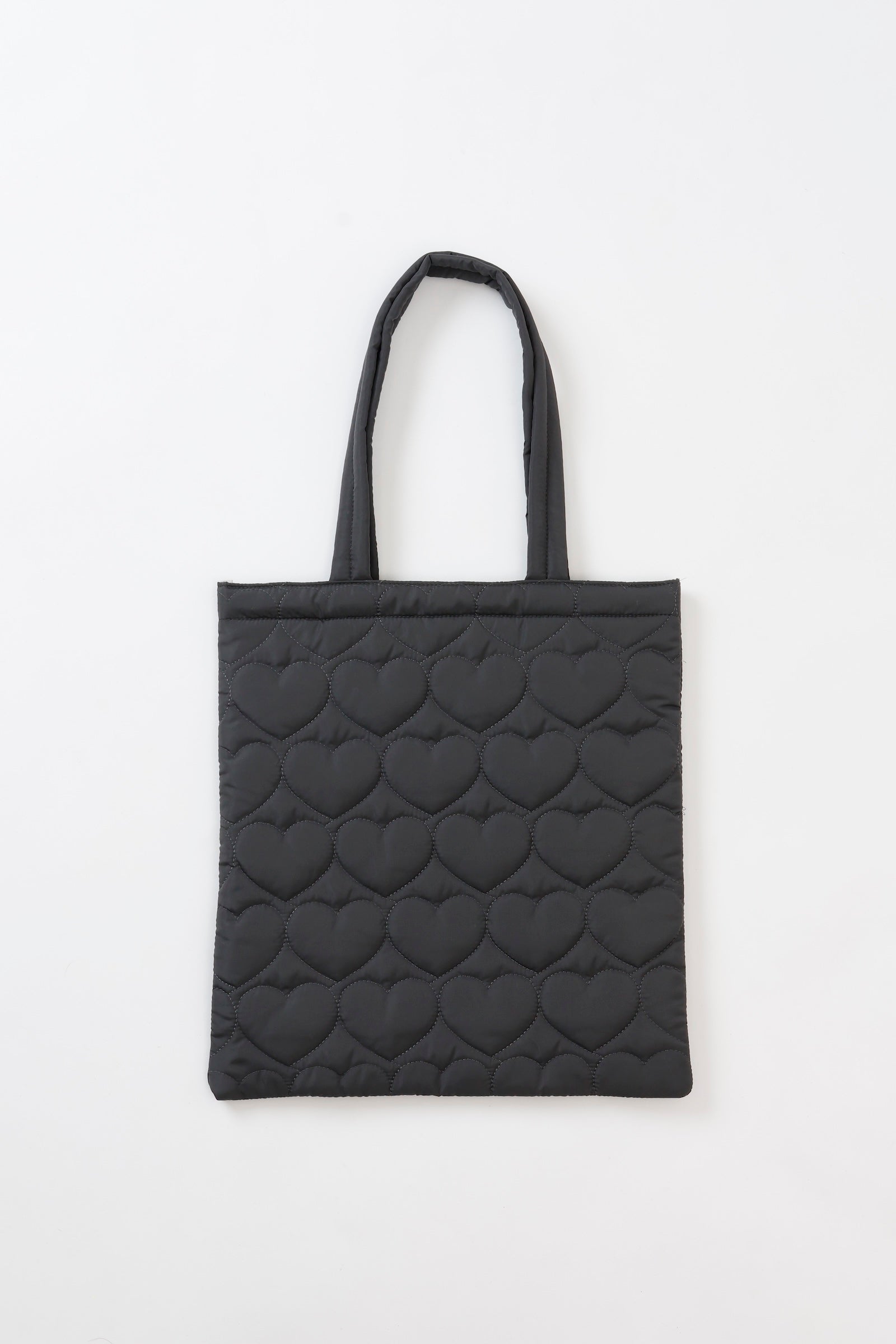 【2BUY10%OFF対象商品】Lil ala mode ハートキルティングトートバッグ キャミー ブラック ONE