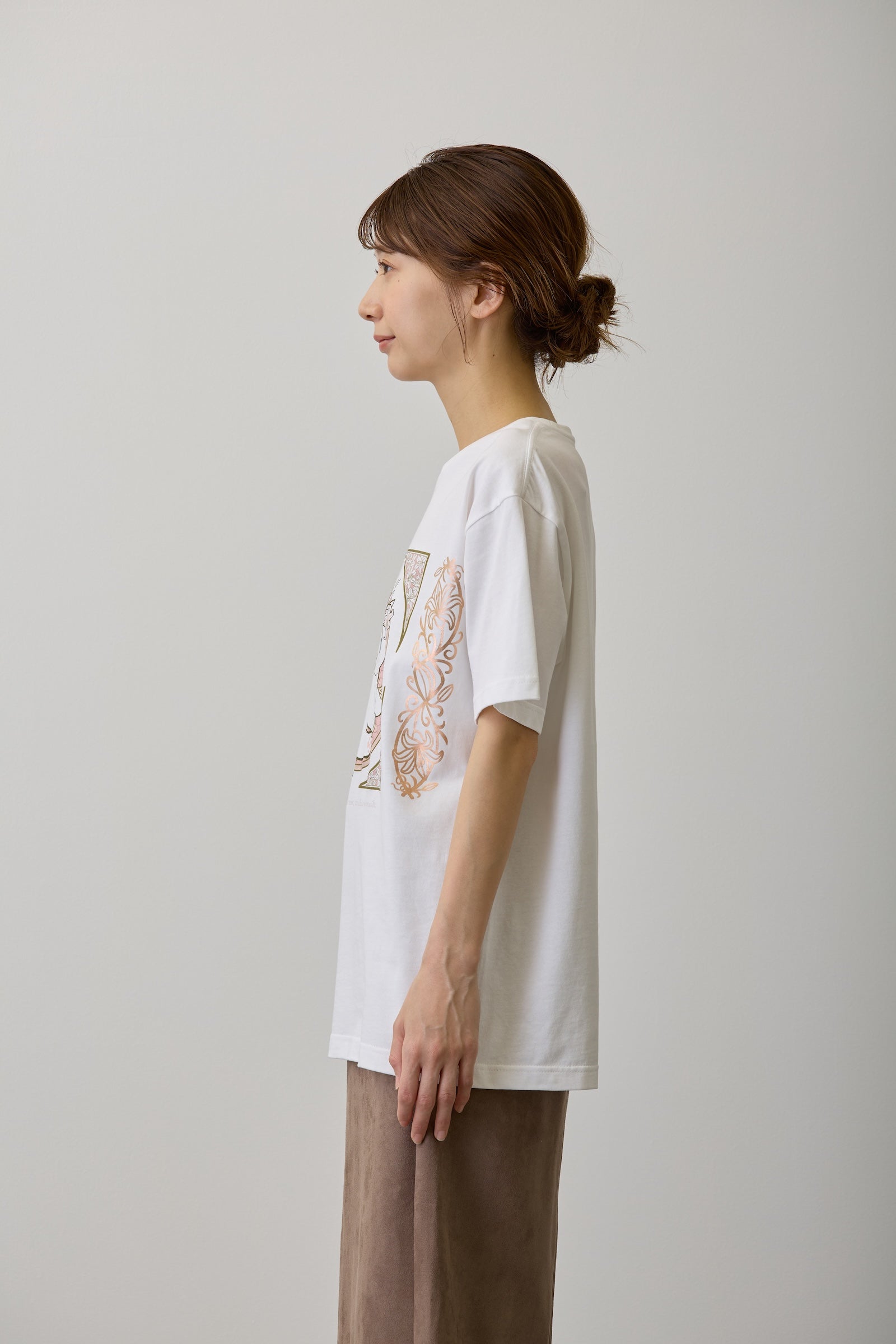 【2BUY10%OFF対象商品】mofusand Tシャツ アールヌーヴォー風 リリー ホワイト