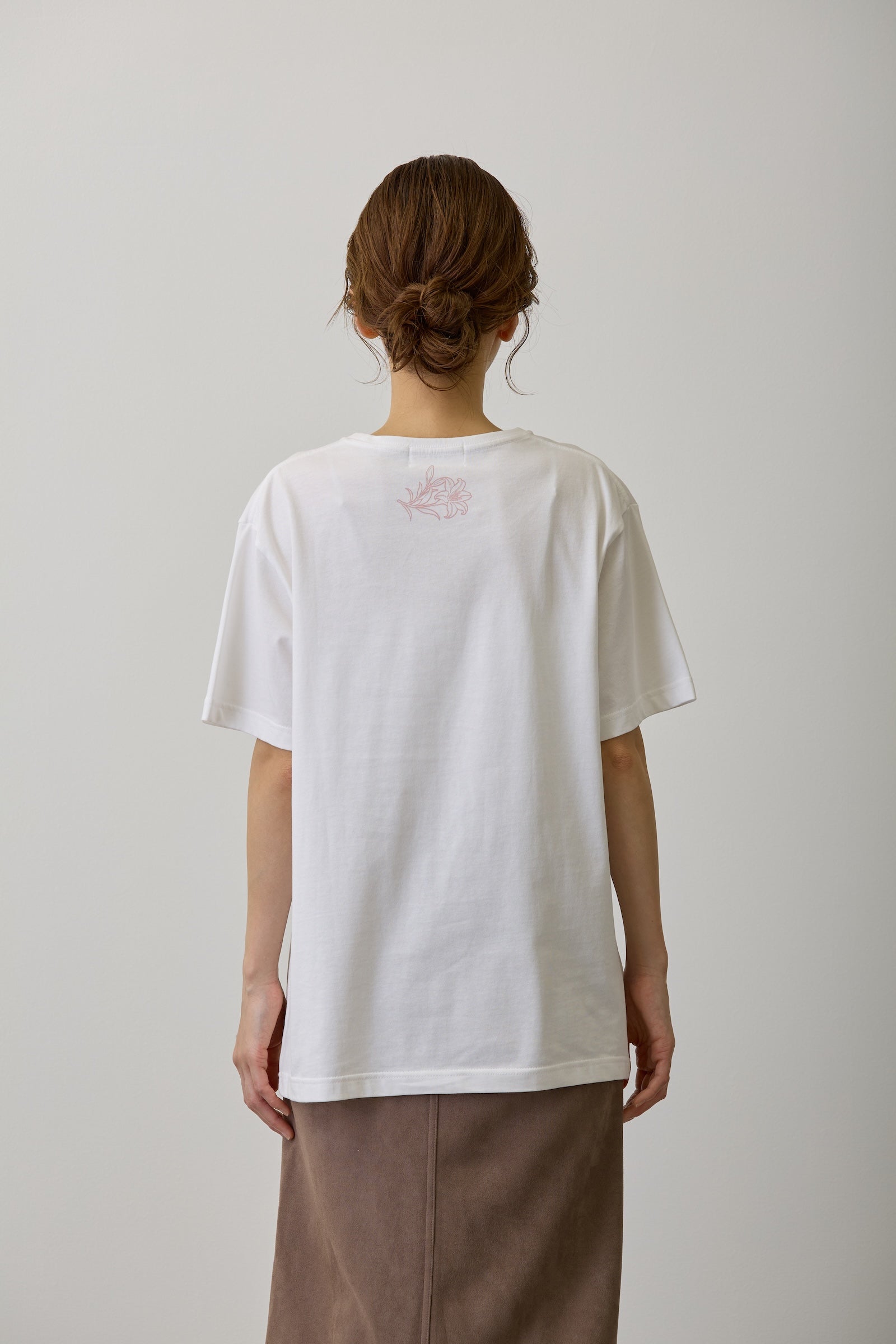 【2BUY10%OFF対象商品】mofusand Tシャツ アールヌーヴォー風 リリー ホワイト