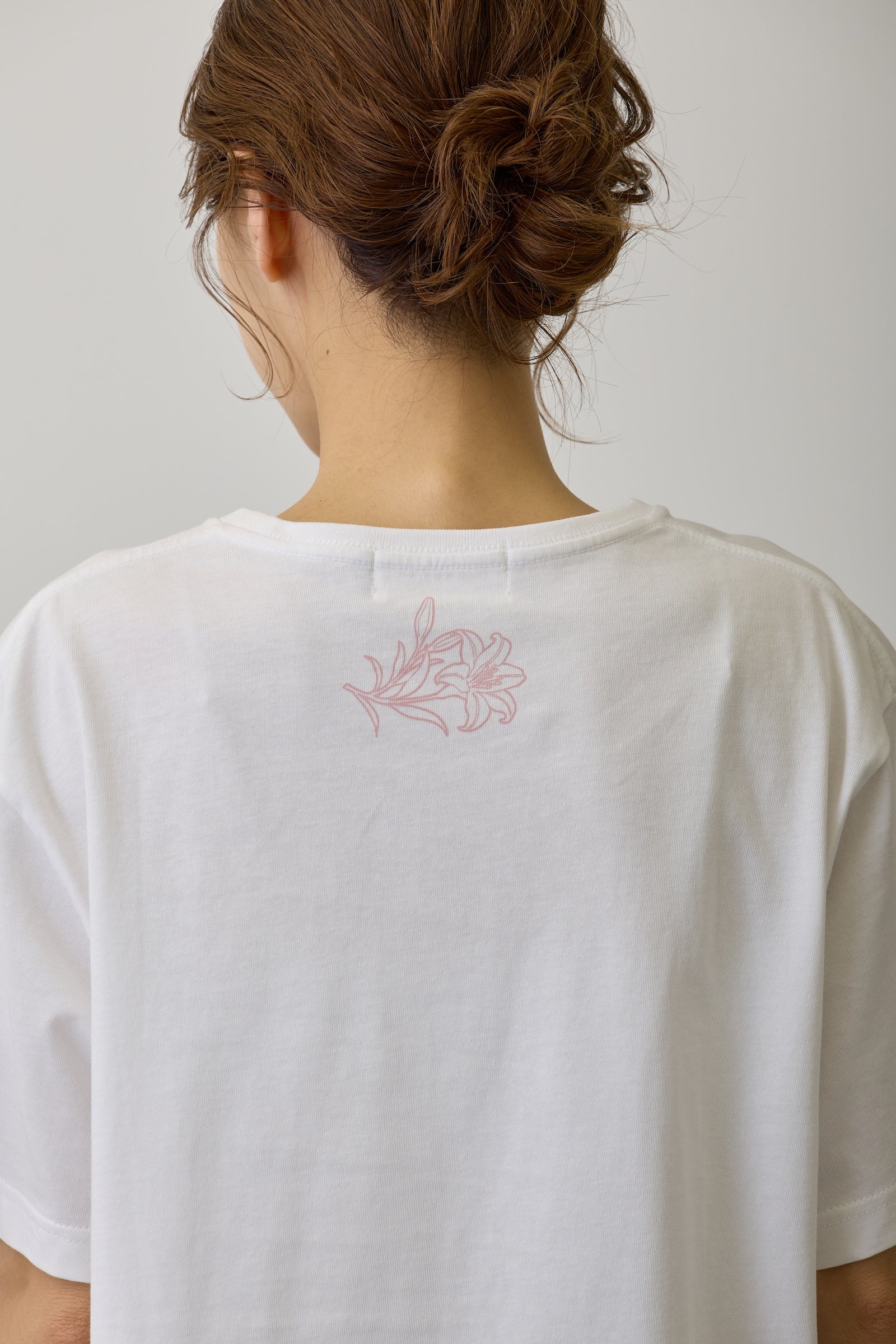 【2BUY10%OFF対象商品】mofusand Tシャツ アールヌーヴォー風 リリー ホワイト