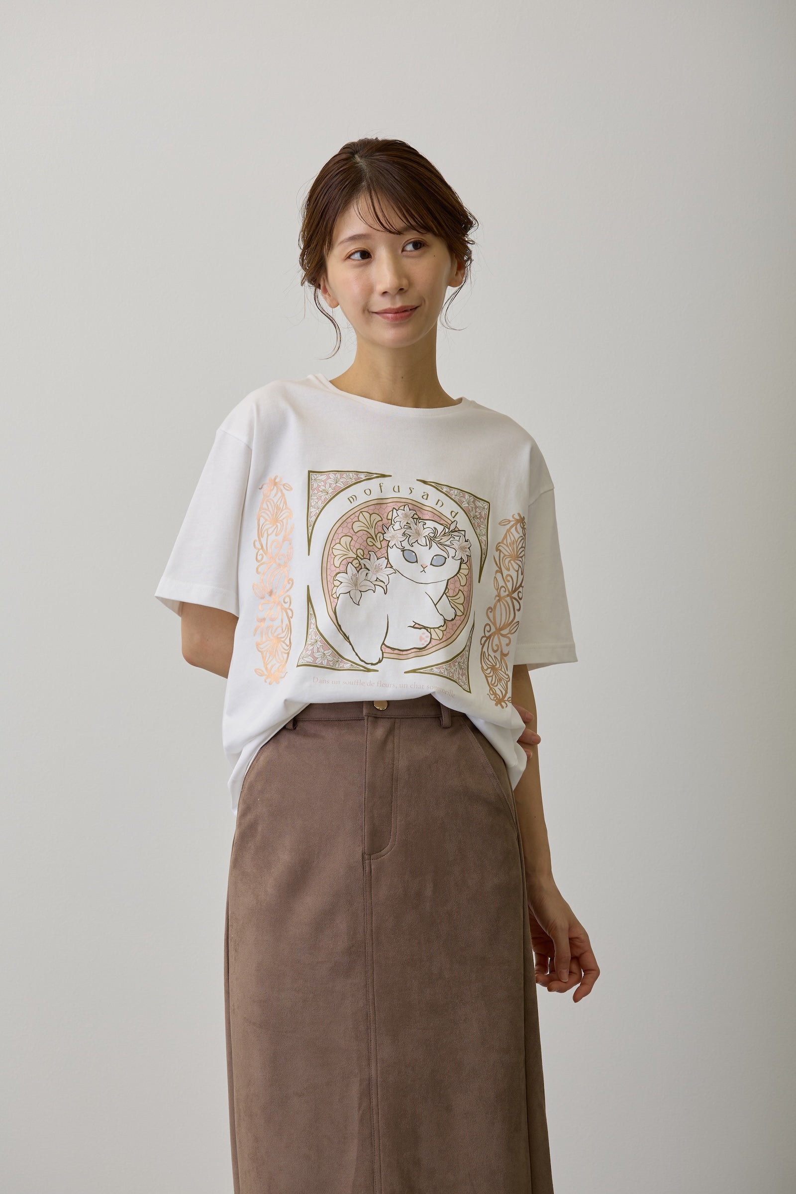 【2BUY10%OFF対象商品】mofusand Tシャツ アールヌーヴォー風 リリー ホワイト