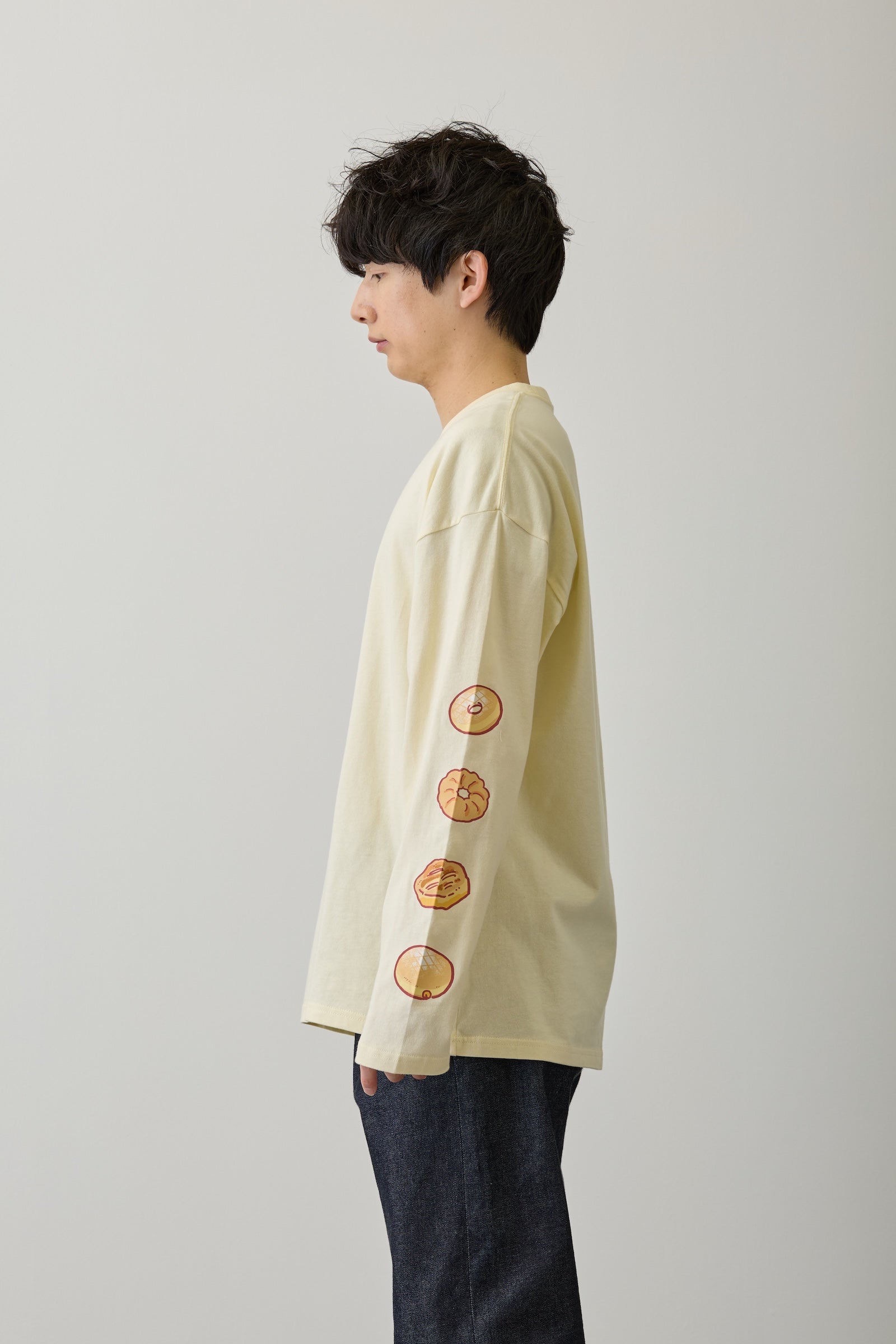 【2BUY10%OFF対象商品】ちいかわ 長袖Tシャツ ドーナッツ イエローベージュ