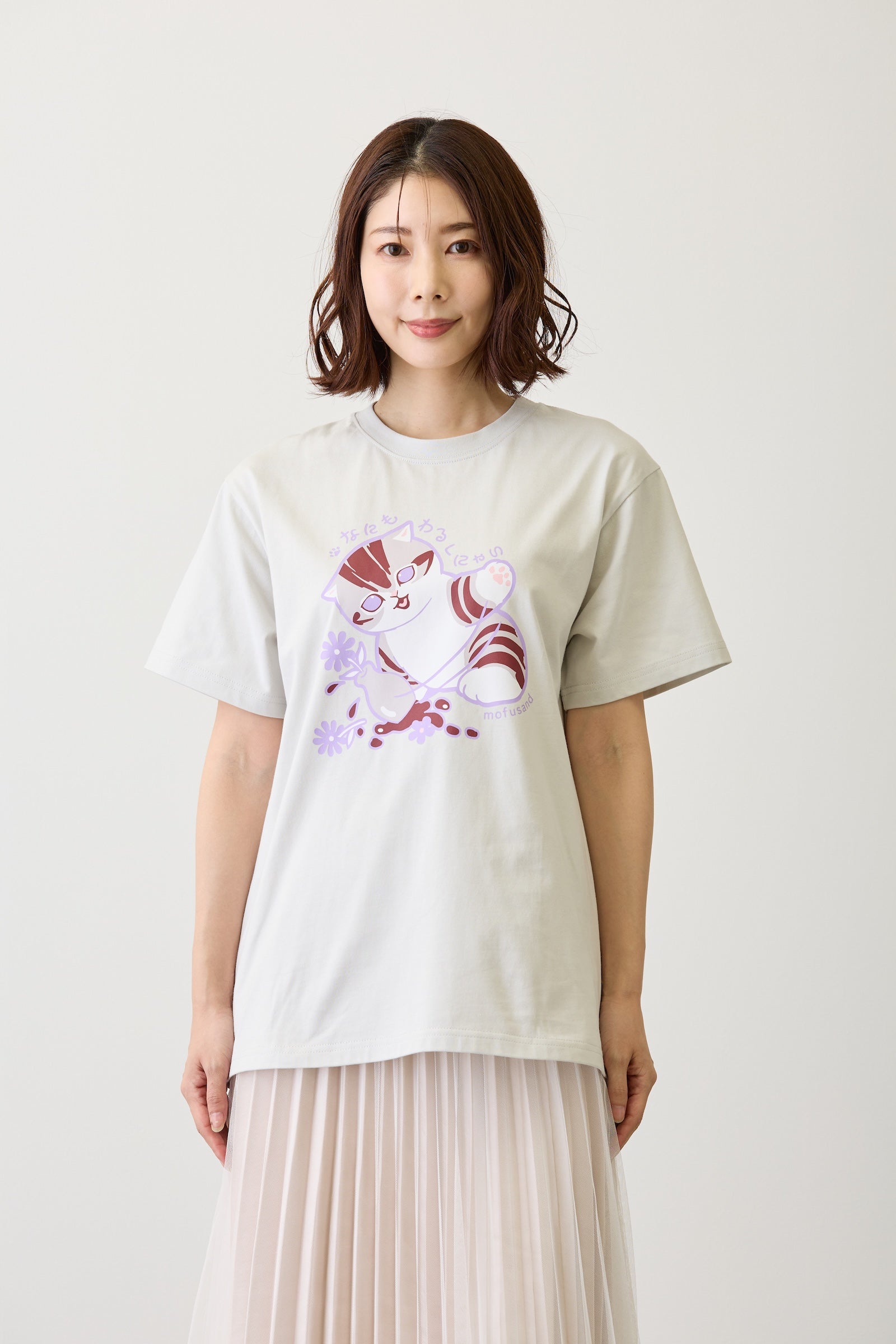 【2BUY10%OFF対象商品】mofusand Tシャツ なにもわるくにゃい 花瓶だいすきにゃん グレー
