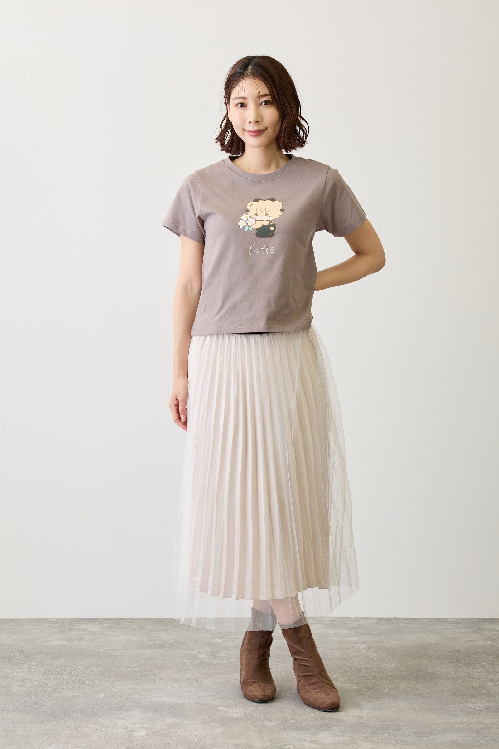 【2BUY10%OFF対象商品】Lil ala mode Tシャツ ラテ グレー