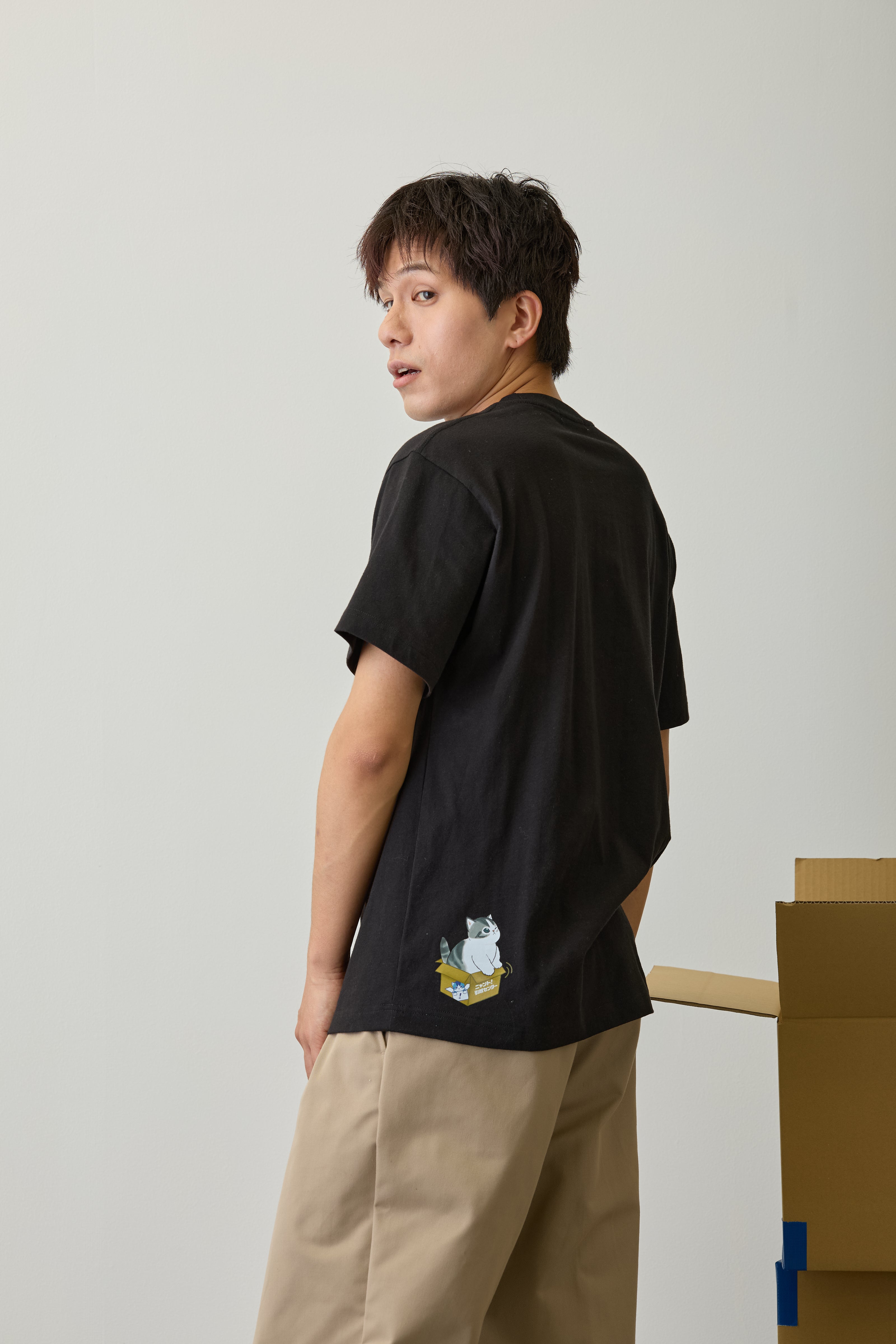 【2BUY10%OFF対象商品】mofusand Tシャツ ニャント!引越センター Nyanto! ブラック