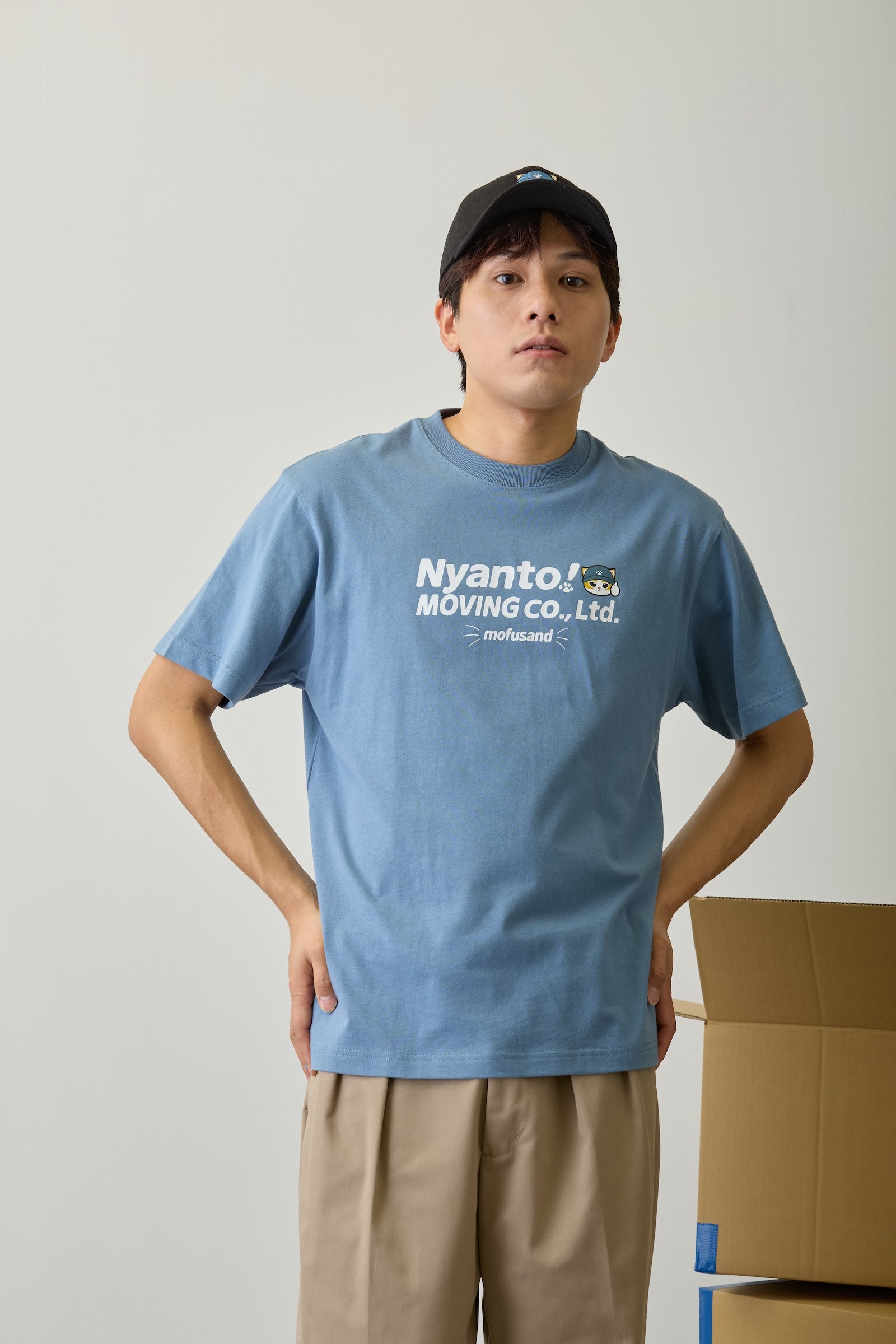 【2BUY10%OFF対象商品】mofusand Tシャツ ニャント!引越センター スタッフ ブルー