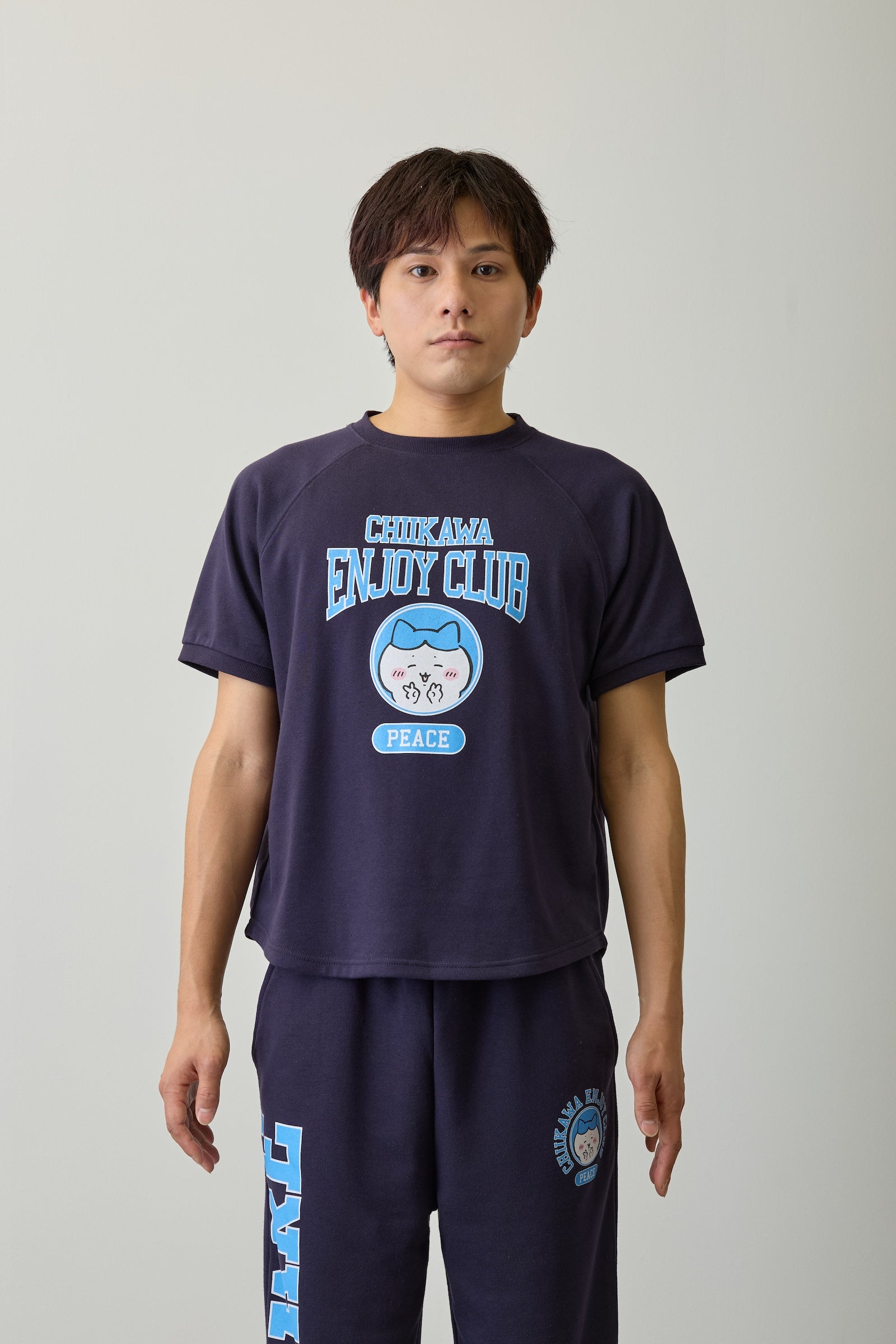 【2BUY10%OFF対象商品】ちいかわ Tシャツ ピース ハチワレ ネイビー