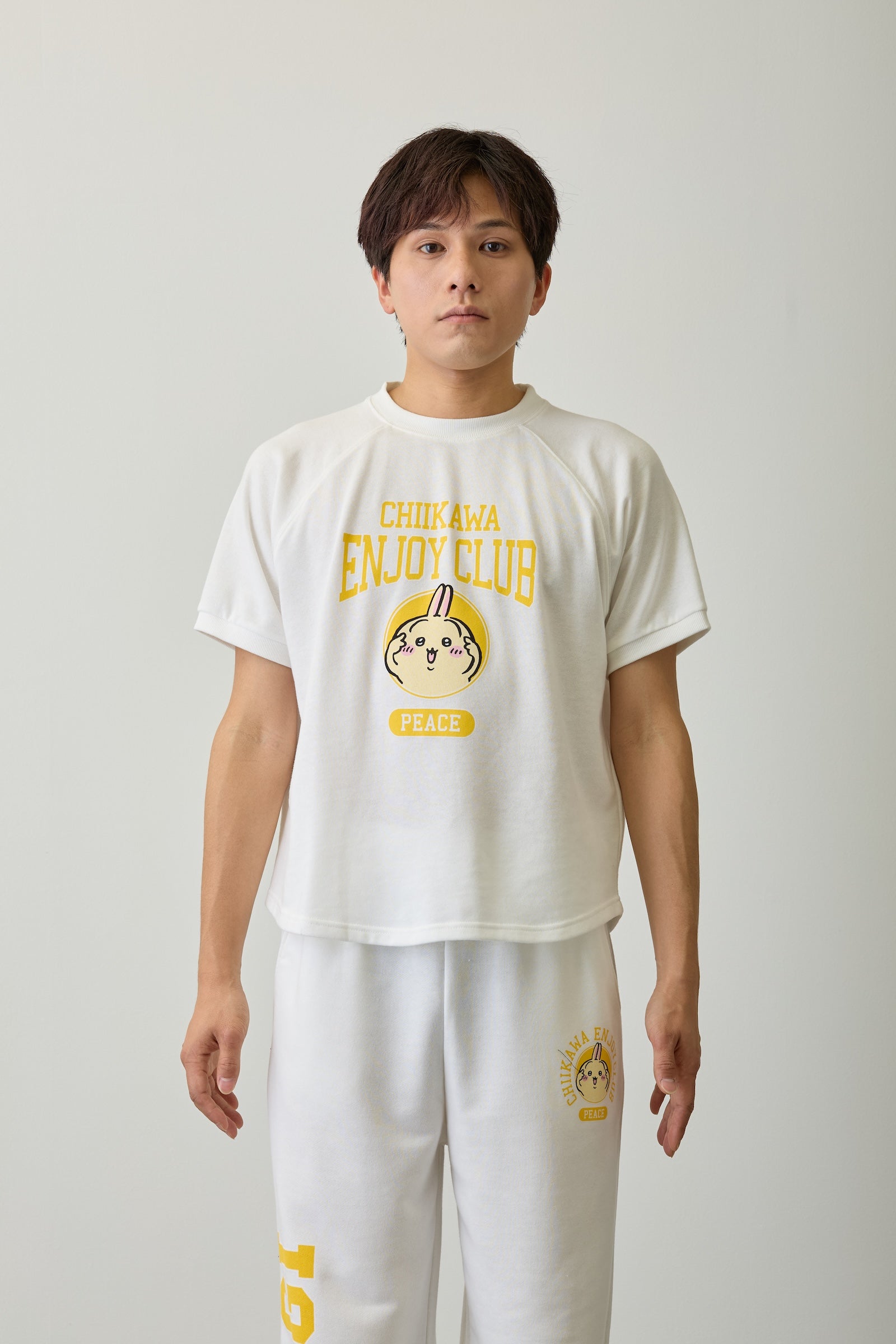 【2BUY10%OFF対象商品】ちいかわ Tシャツ ピース うさぎ ホワイト