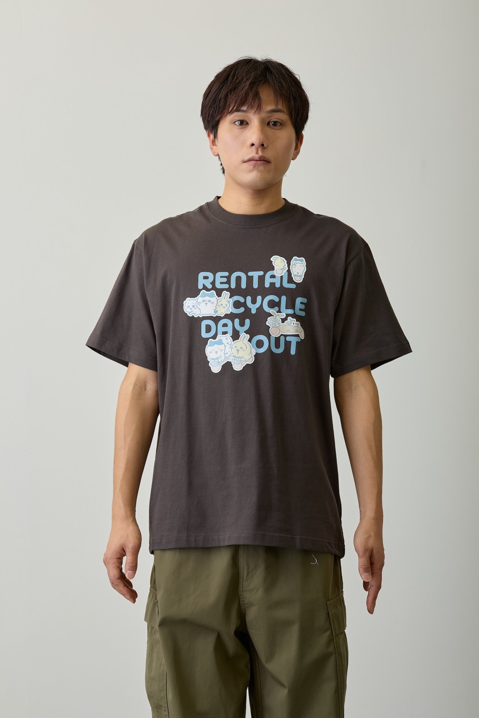 ちいかわ Tシャツ レンタサイクルでおでかけ スミ