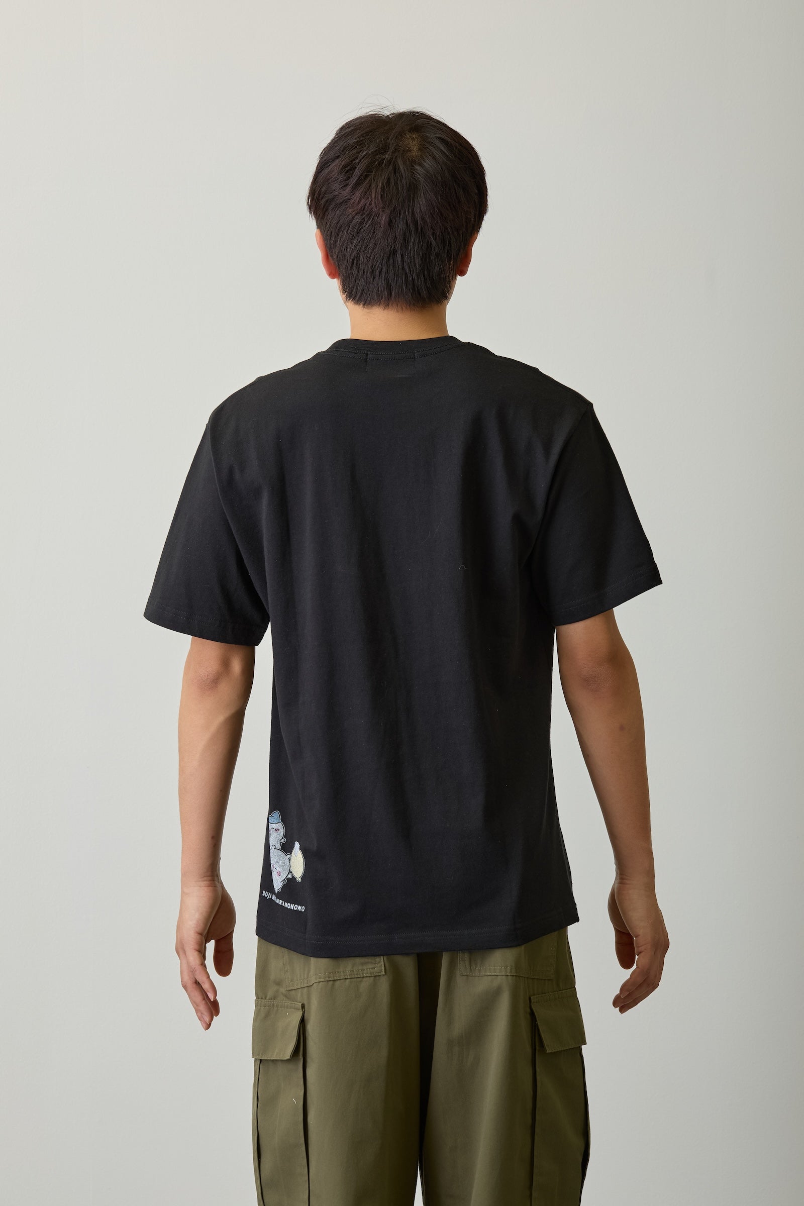 ちいかわ Tシャツ KNUCKLE DUSTER ブラック