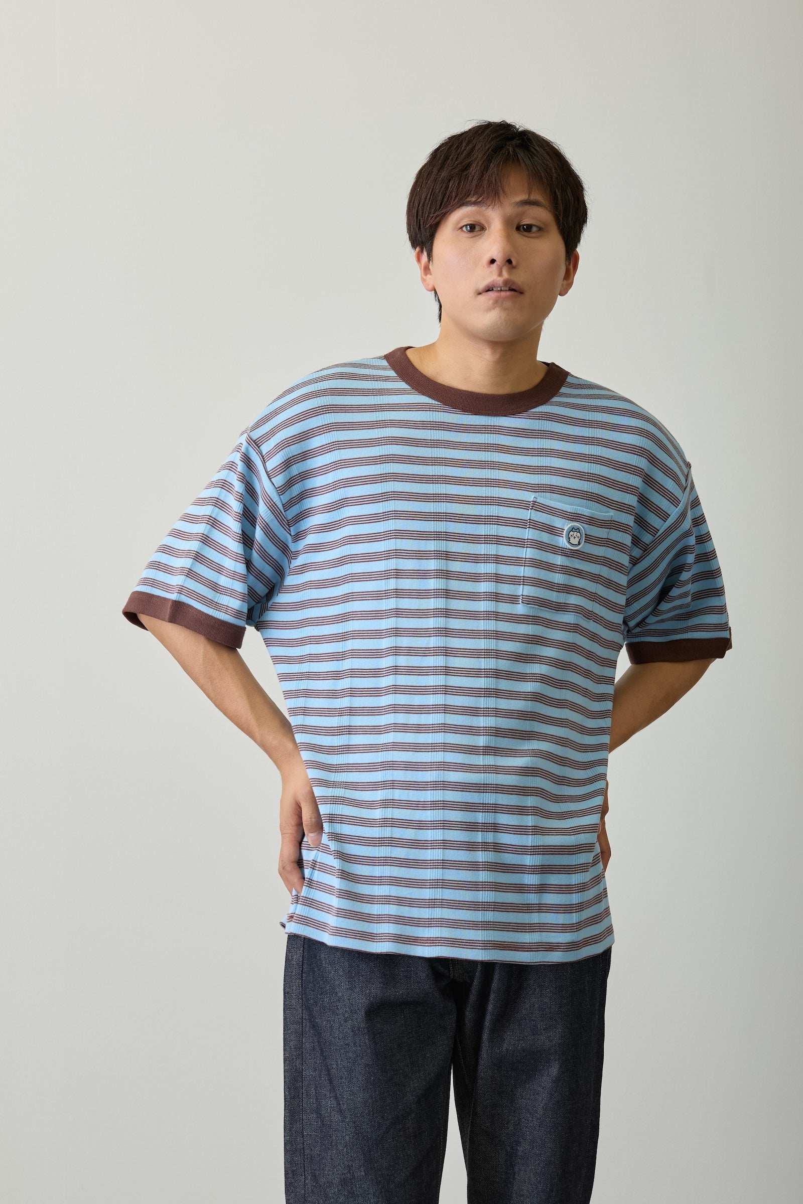 【2BUY10%OFF対象商品】ちいかわ ビッグシルエットポケットTシャツ Robert P.Miller×Talking ハチワレ BLUEBERRY