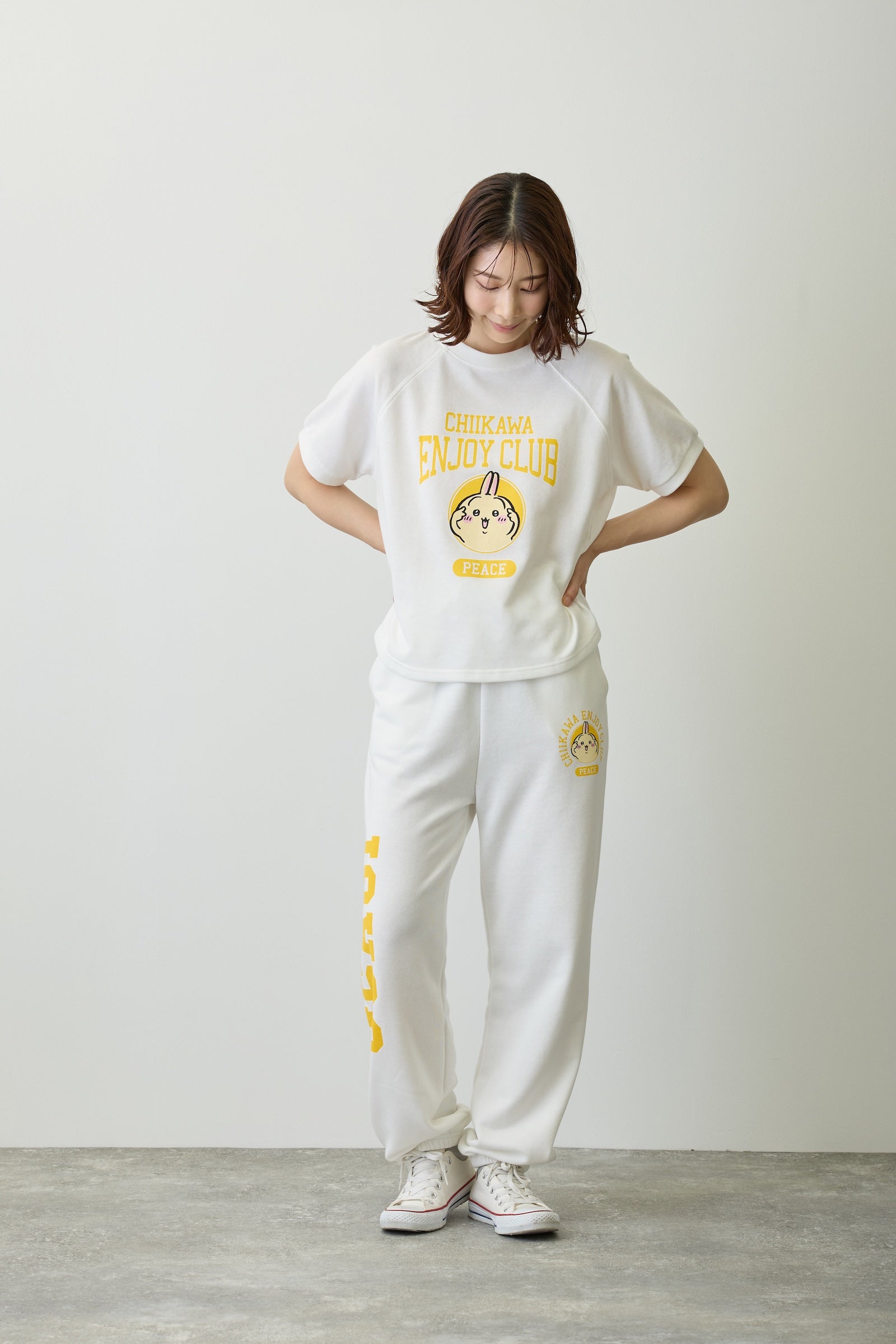 【2BUY10%OFF対象商品】ちいかわ スウェットパンツ ピース うさぎ ホワイト