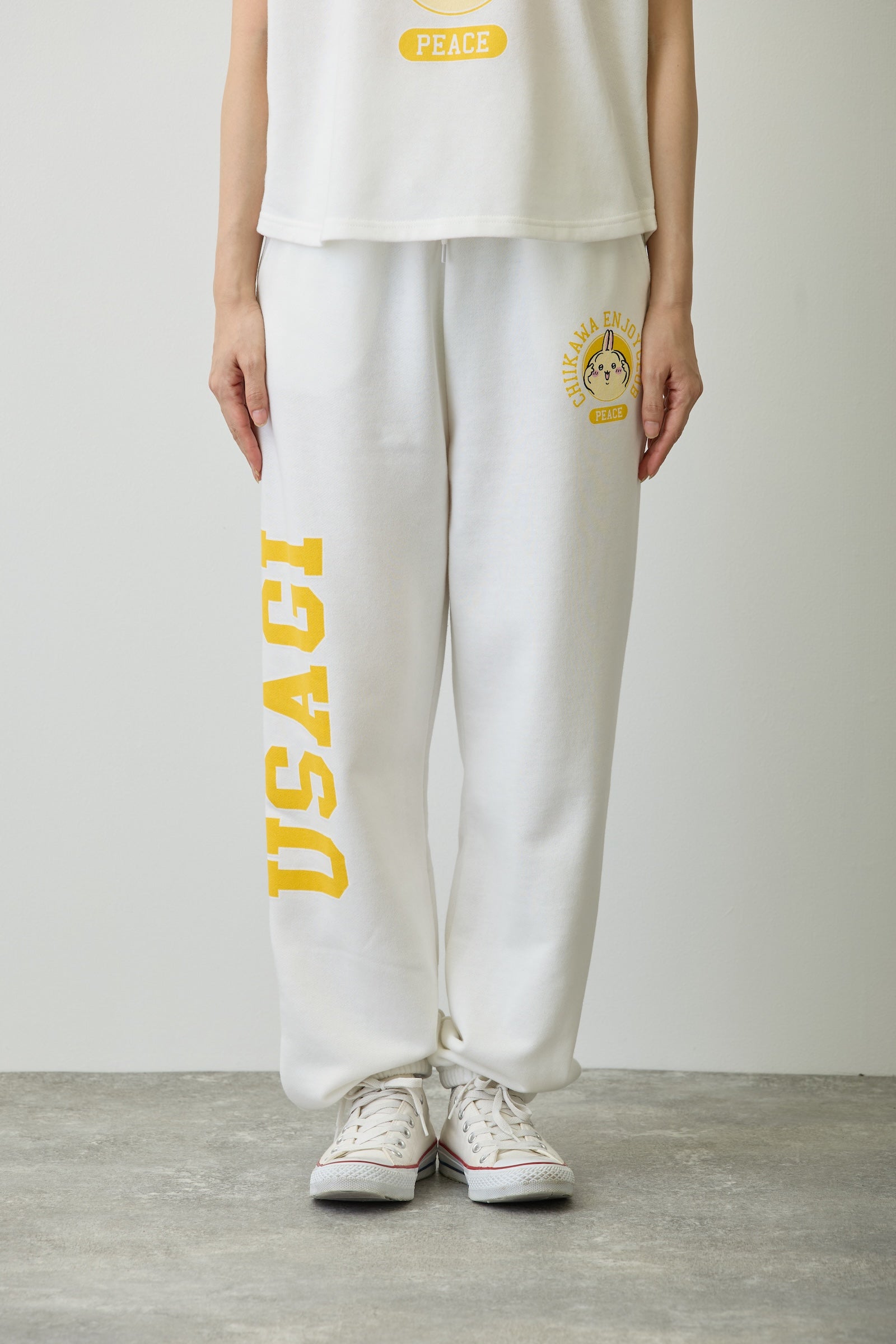 【2BUY10%OFF対象商品】ちいかわ スウェットパンツ ピース うさぎ ホワイト