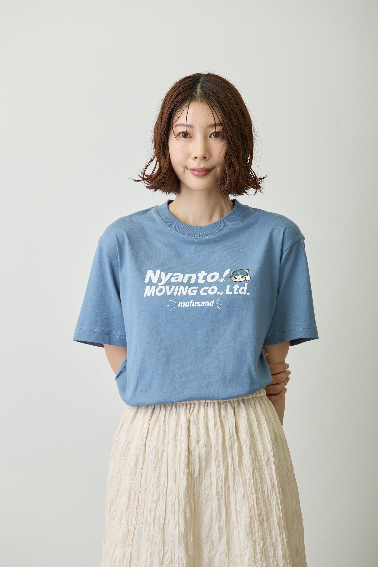 【2BUY10%OFF対象商品】mofusand Tシャツ ニャント!引越センター スタッフ ブルー