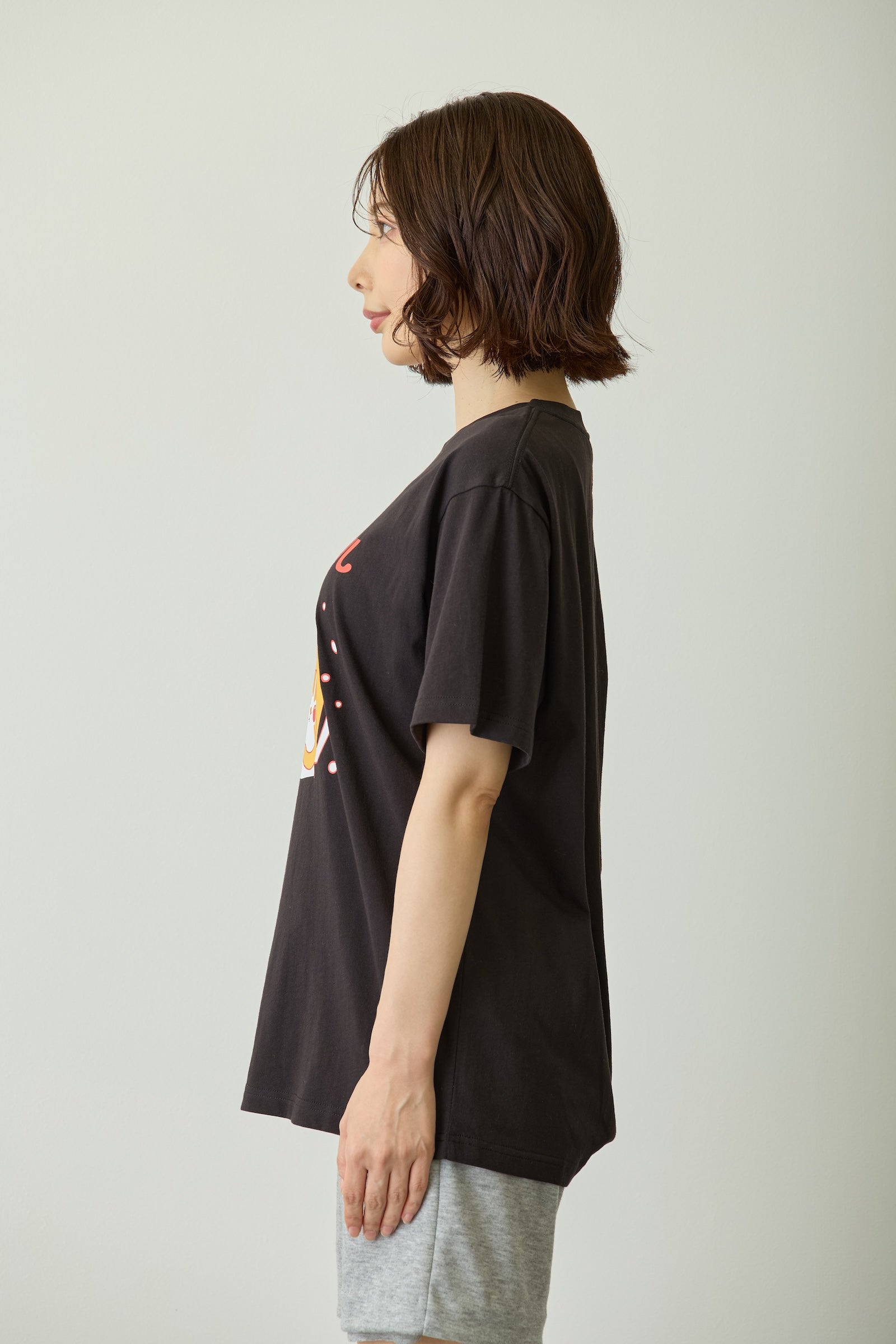 mofusand Tシャツ ネコビィル ブラック
