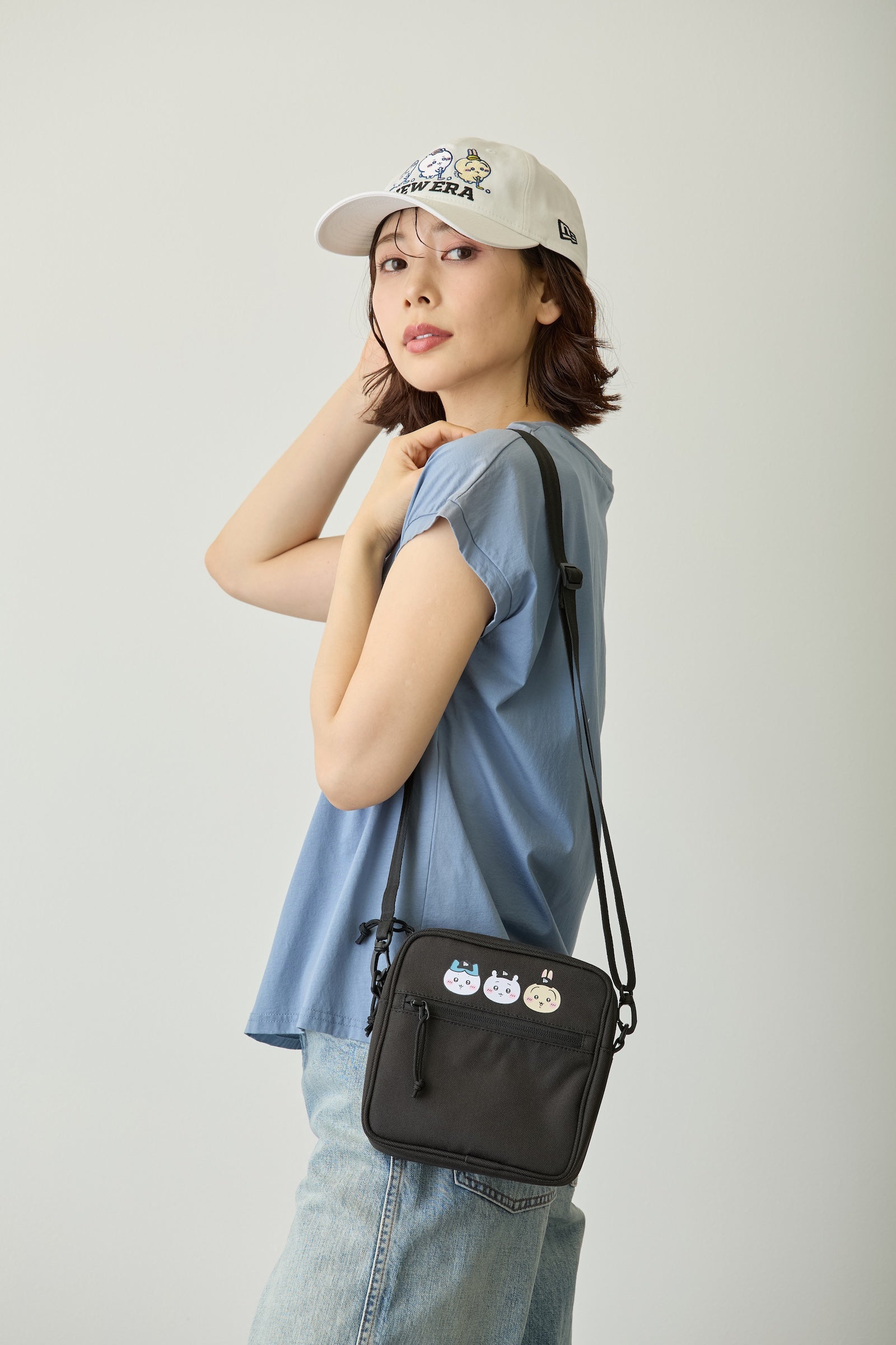 【2BUY10%OFF対象商品】スクエアショルダーポーチ 1.5L ちいかわ / ちいかわ・ハチワレ・うさぎ ブラック