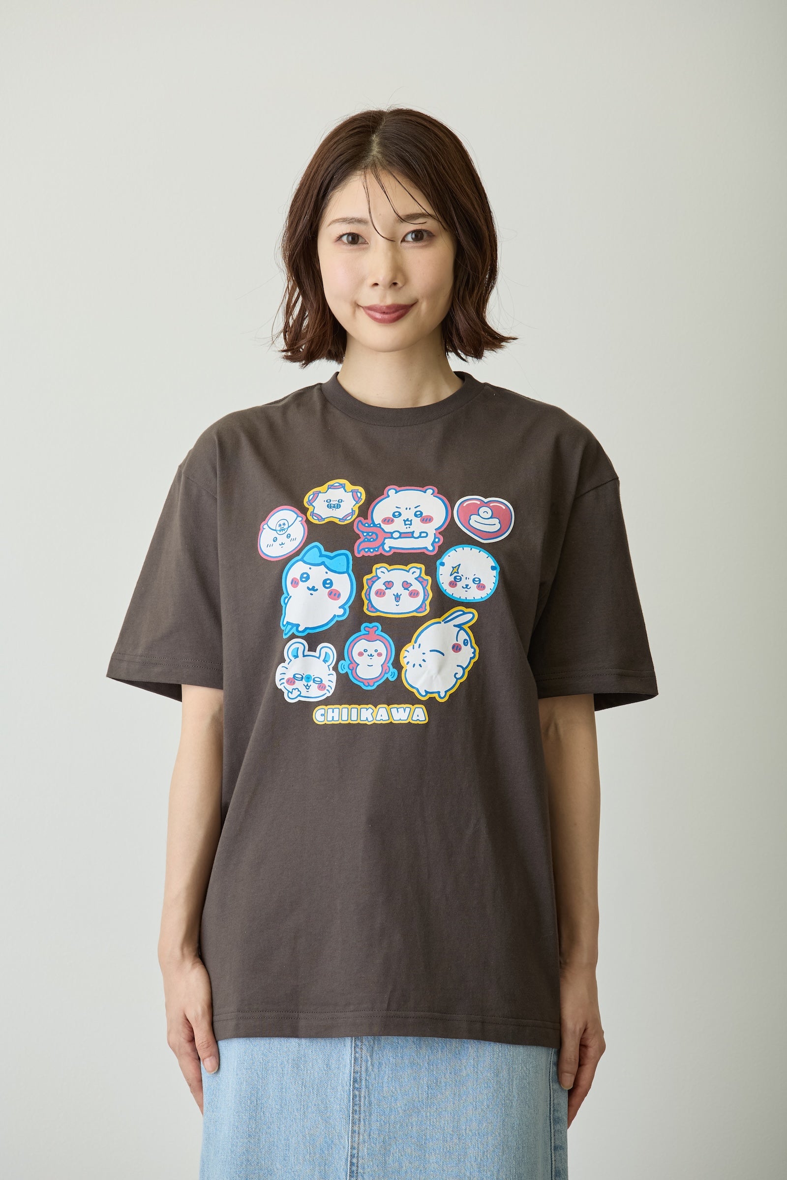 ちいかわ パックTシャツ おしりズリズリ/ステッカー ホワイト/スミ
