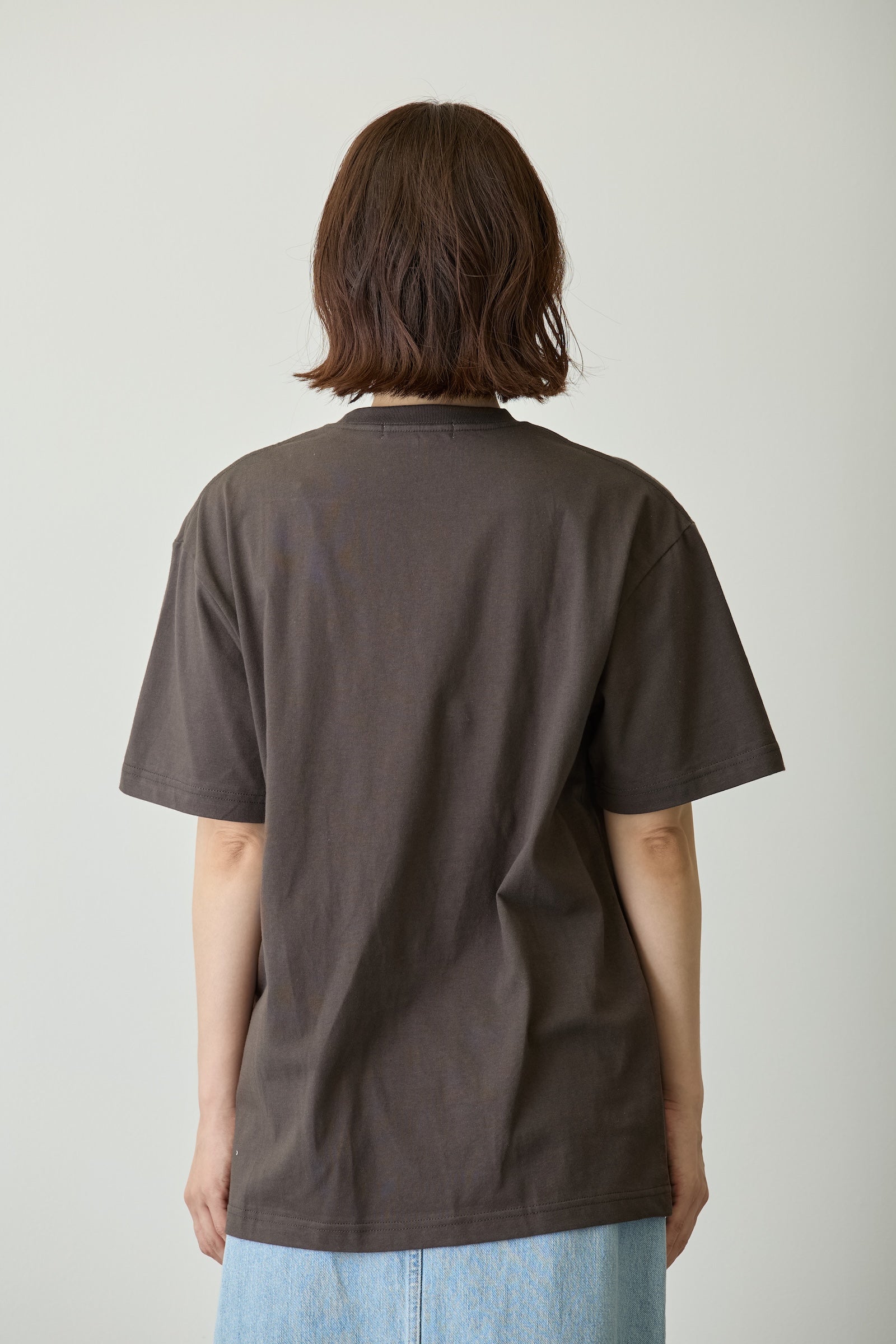 ちいかわ パックTシャツ おしりズリズリ/ステッカー ホワイト/スミ