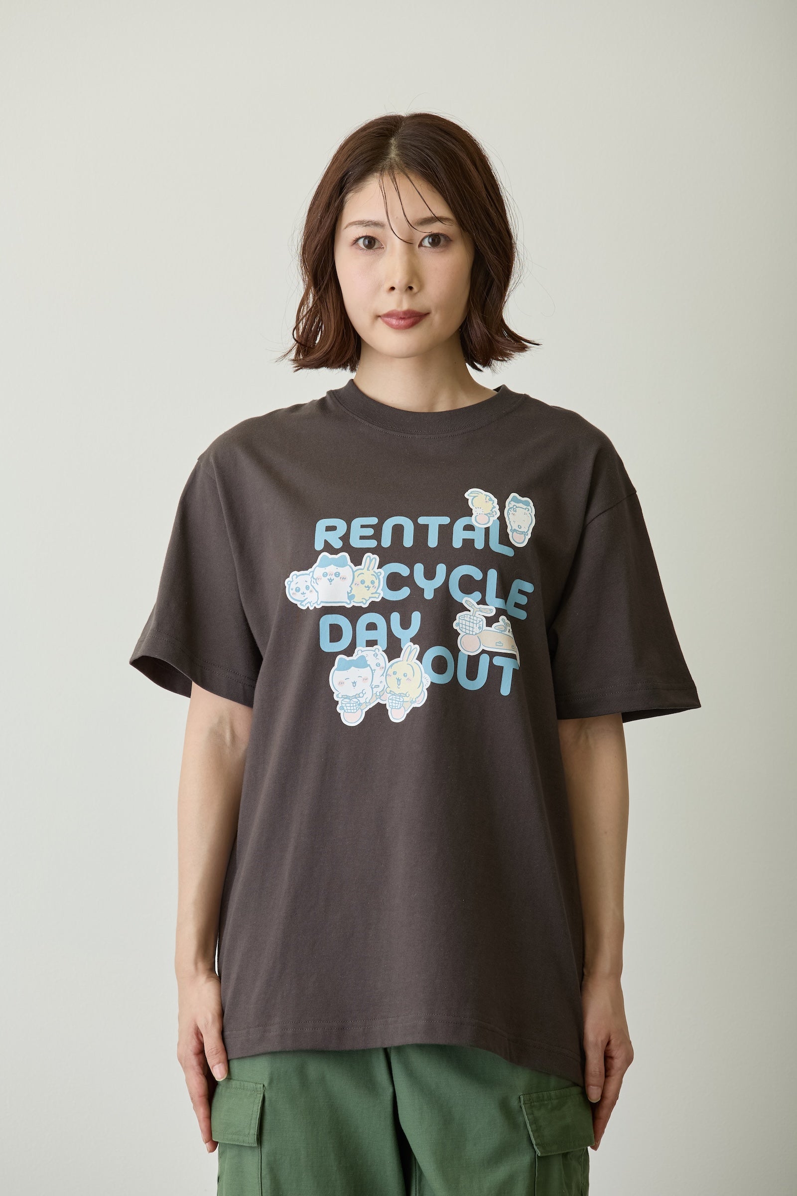 ちいかわ Tシャツ レンタサイクルでおでかけ スミ