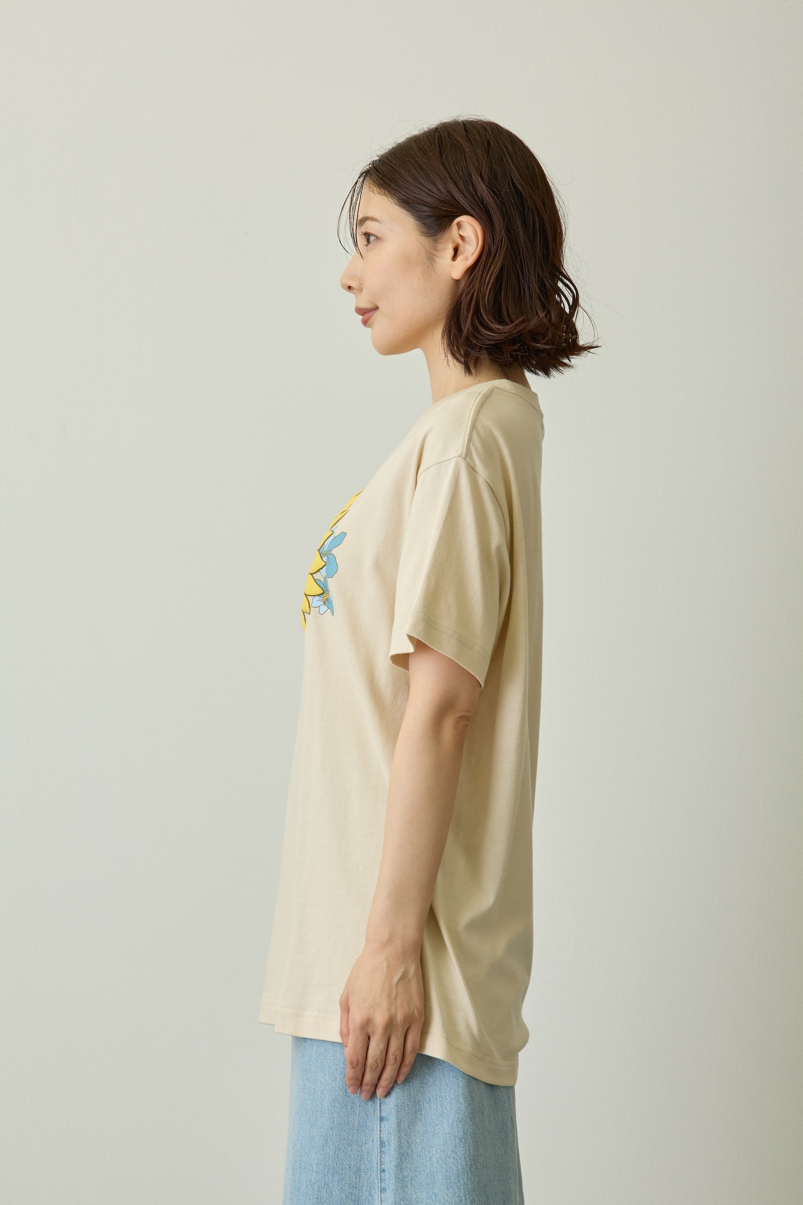 mofusand×日比谷花壇 Tシャツ サンフラワー ナチュラル