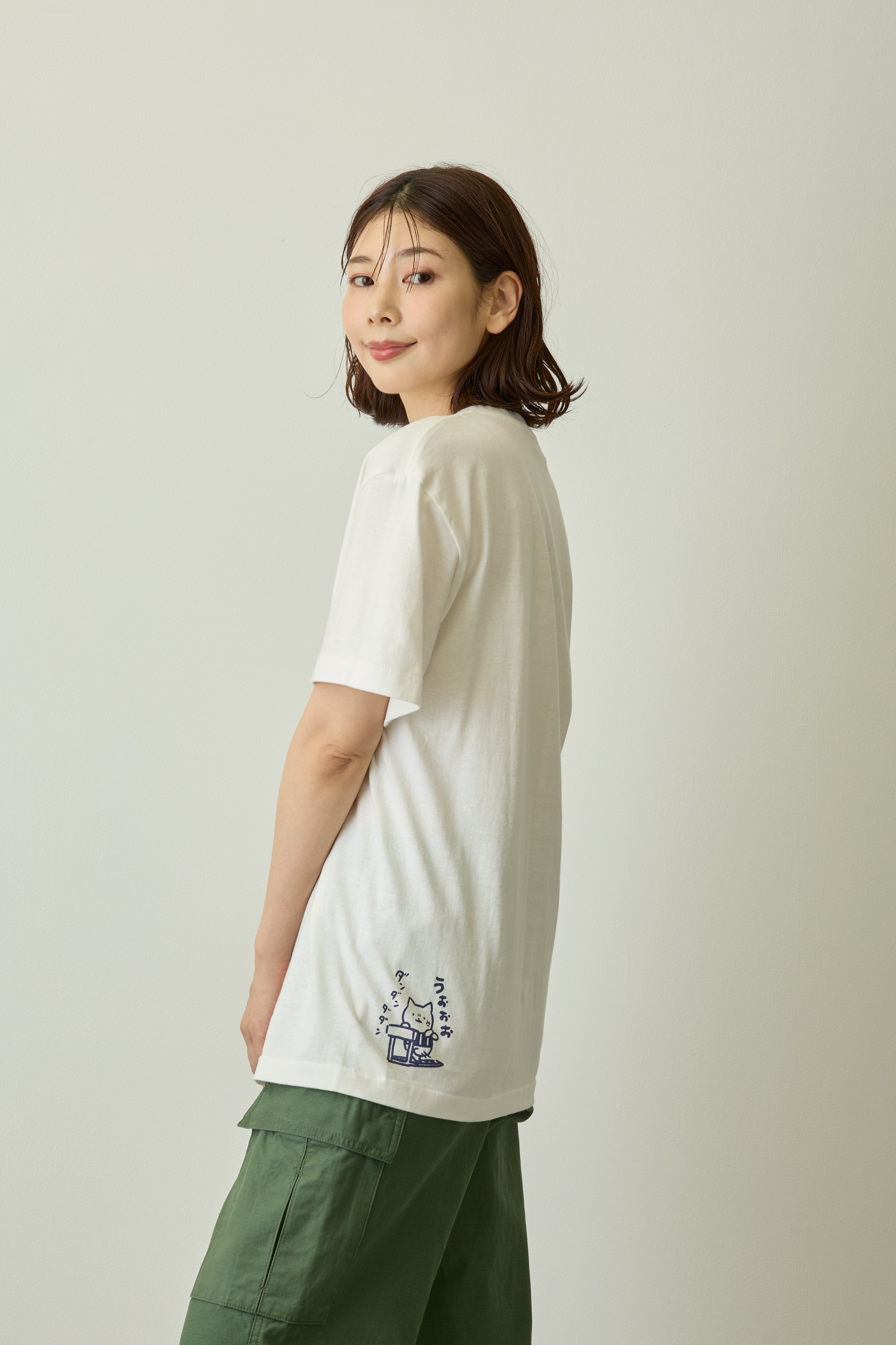 ホワイトタイガーとブラックタイガー Tシャツ USAKEN バニラホワイト