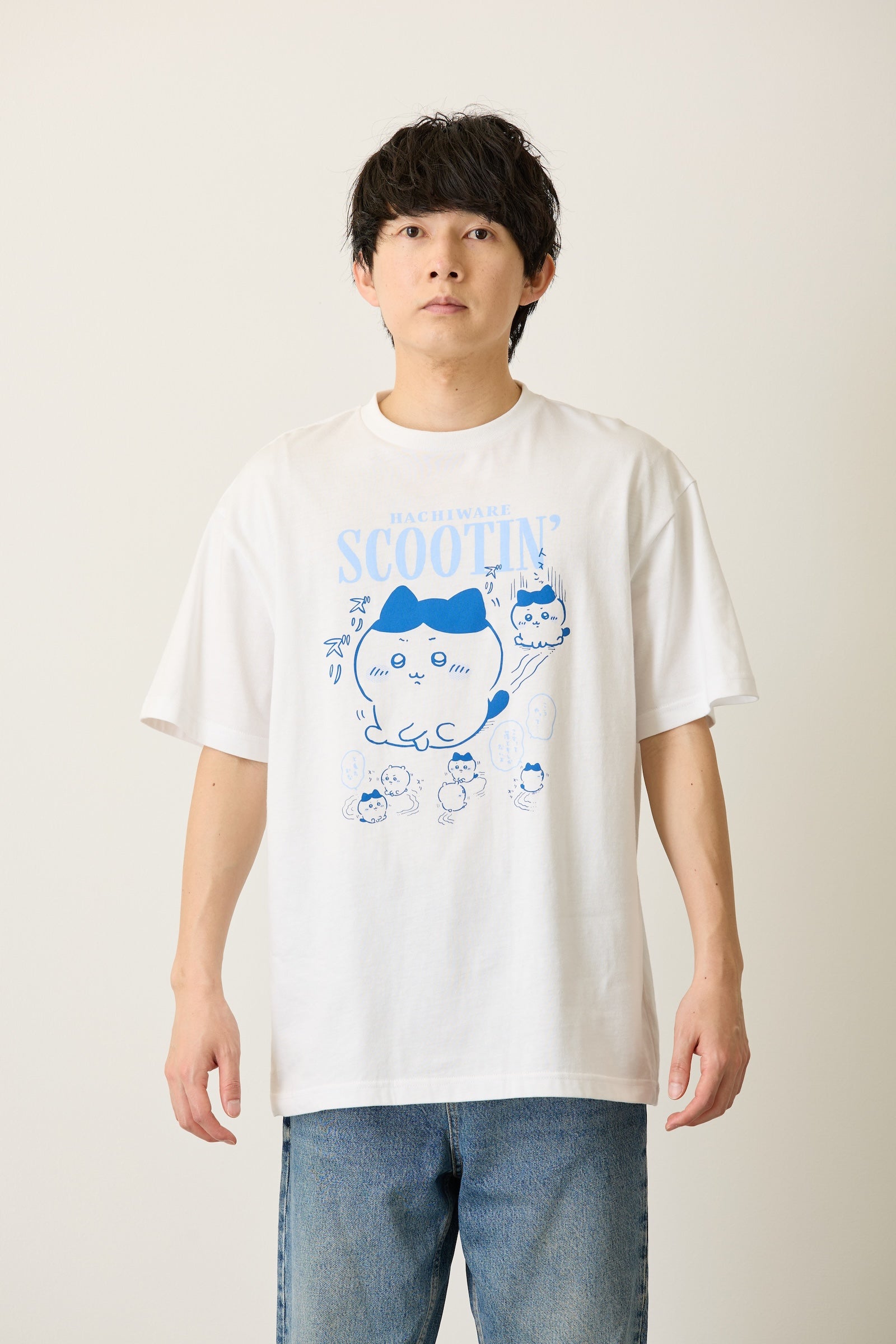 ちいかわ パックTシャツ おしりズリズリ/ステッカー ホワイト/スミ