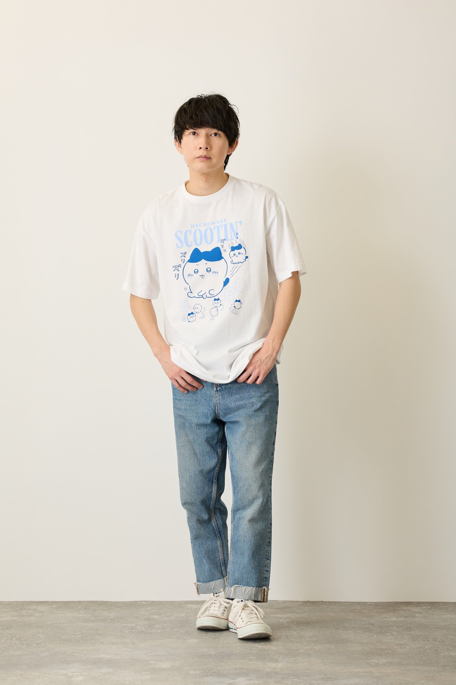ちいかわ パックTシャツ おしりズリズリ/ステッカー ホワイト/スミ