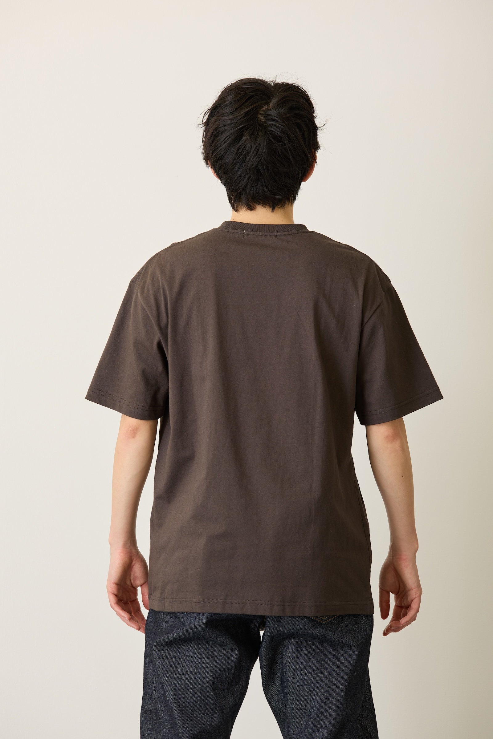 ちいかわ パックTシャツ おしりズリズリ/ステッカー ホワイト/スミ