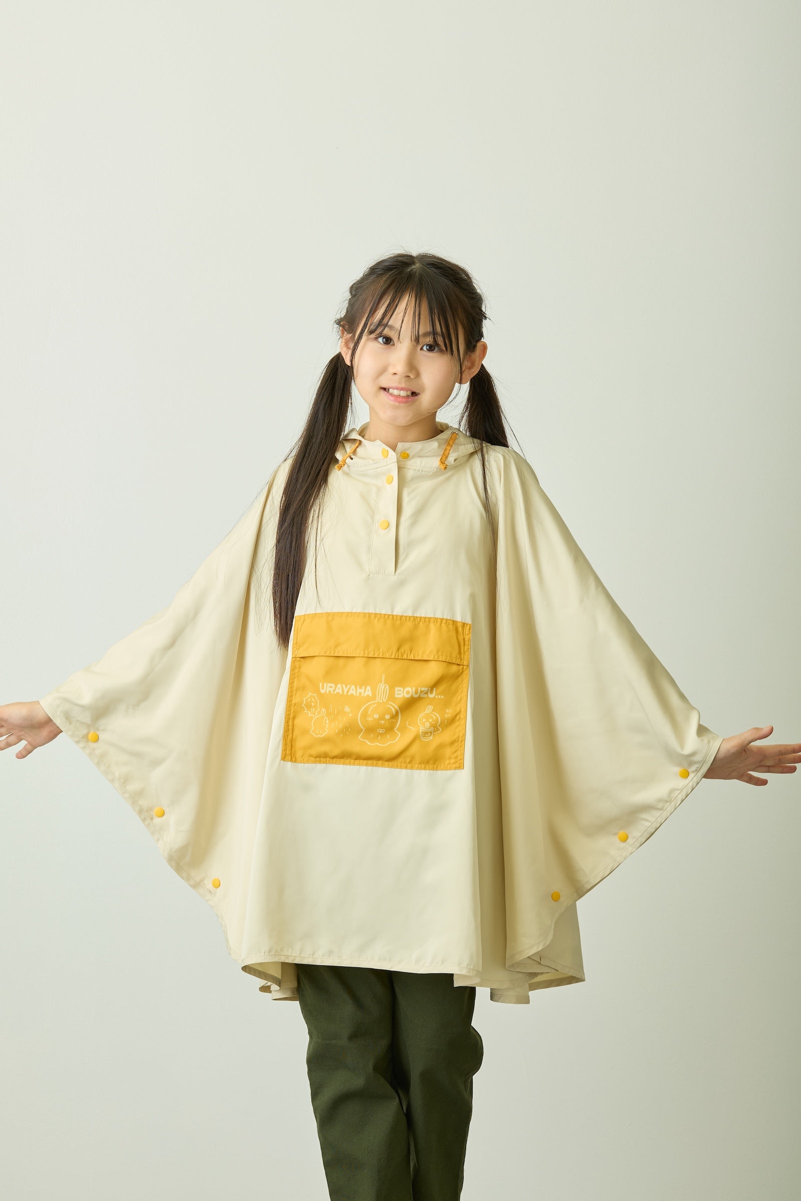 ちいかわ パッカブルレインポンチョ ウラヤハボウズ うさぎ ベージュ キッズ