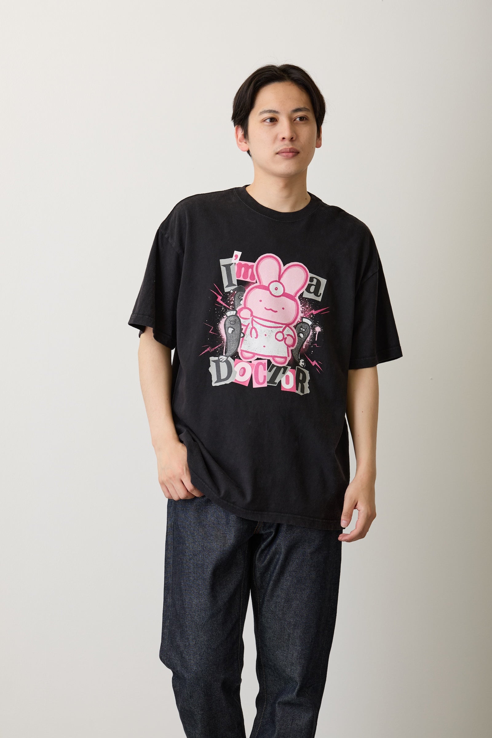 【7月中旬以降お届け】ホワイトタイガーとブラックタイガー Tシャツ うさぎ先生 I’m a Doctor ブラック