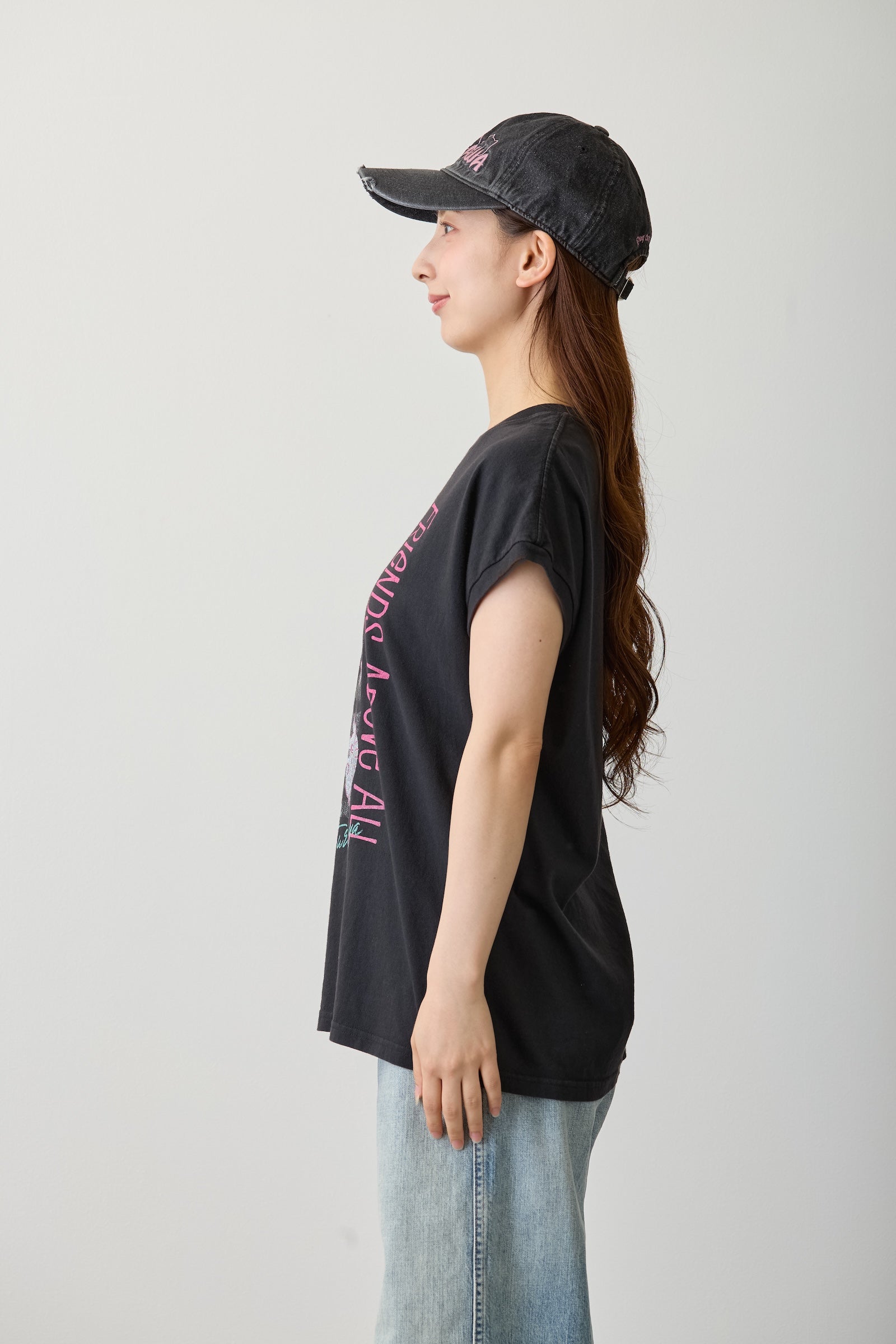 【7月中旬以降お届け】ちいかわ ワイドノースリーブ RIENDS ABOVE ALL ブラック