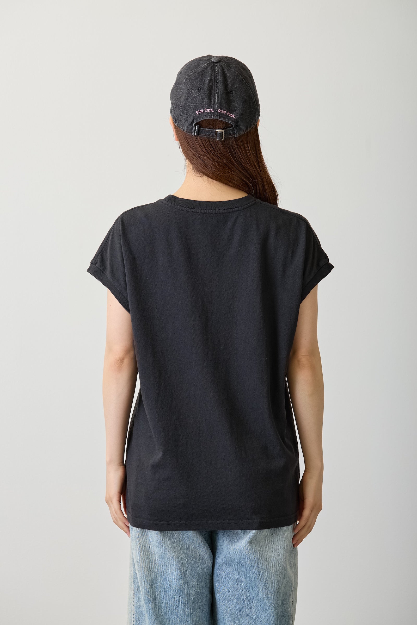 【7月中旬以降お届け】ちいかわ ワイドノースリーブ RIENDS ABOVE ALL ブラック