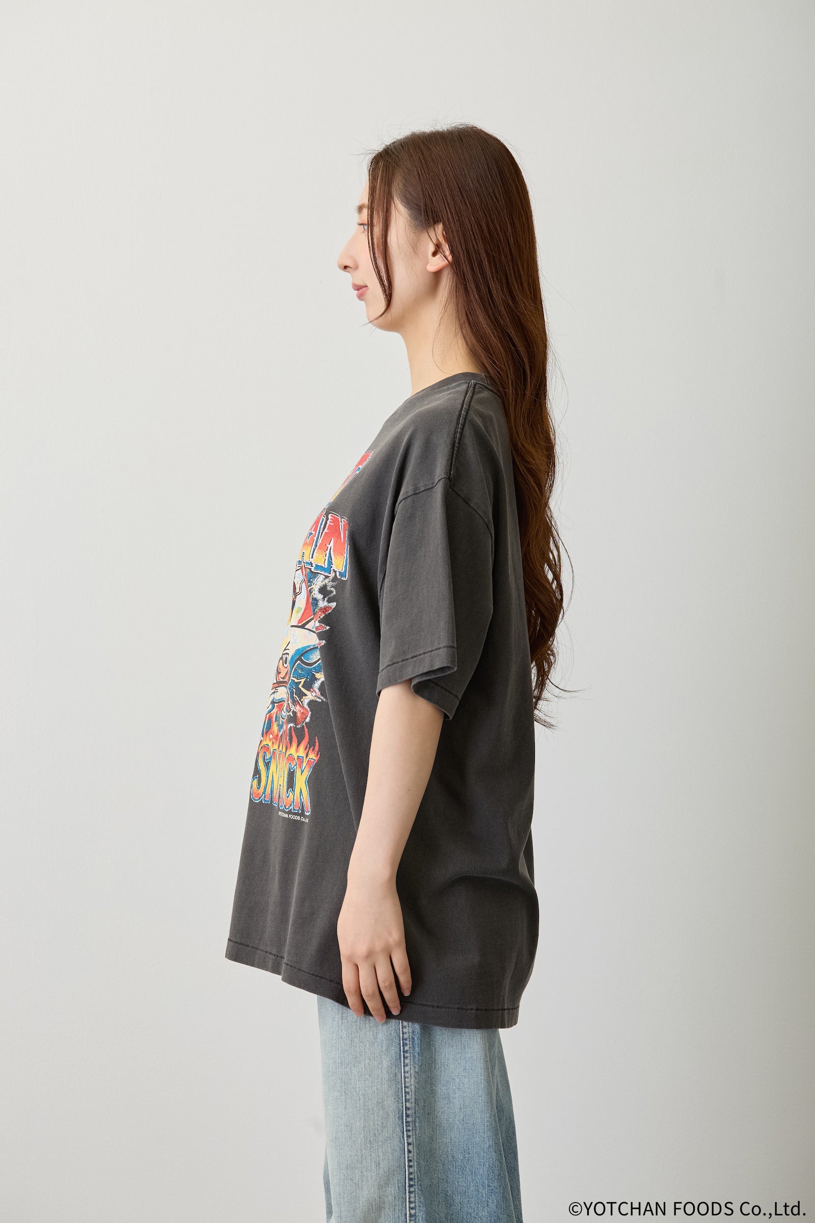 【7月中旬以降お届け】よっちゃんいか Tシャツ 駄菓子ロック ブラック