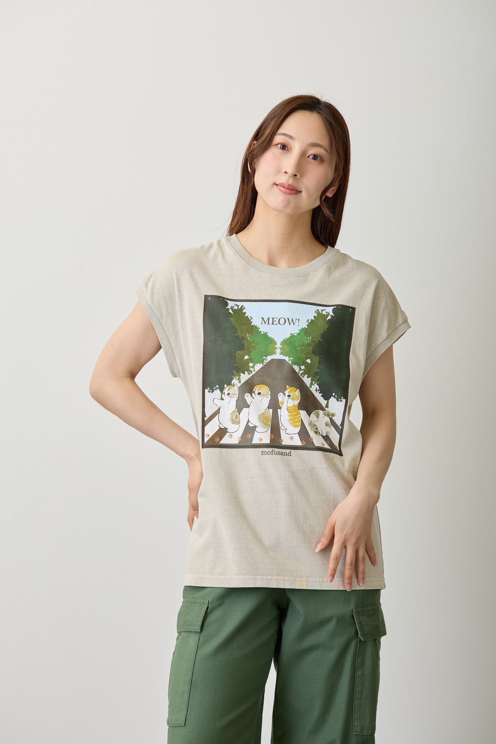 【7月中旬以降お届け】mofusand ワイドノースリーブ MEOW! ナチュラル
